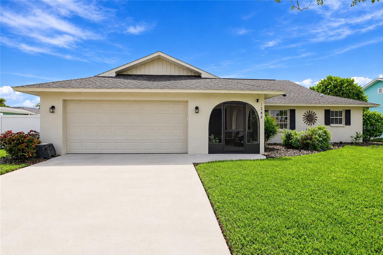 1242 PINEBROOK WAY