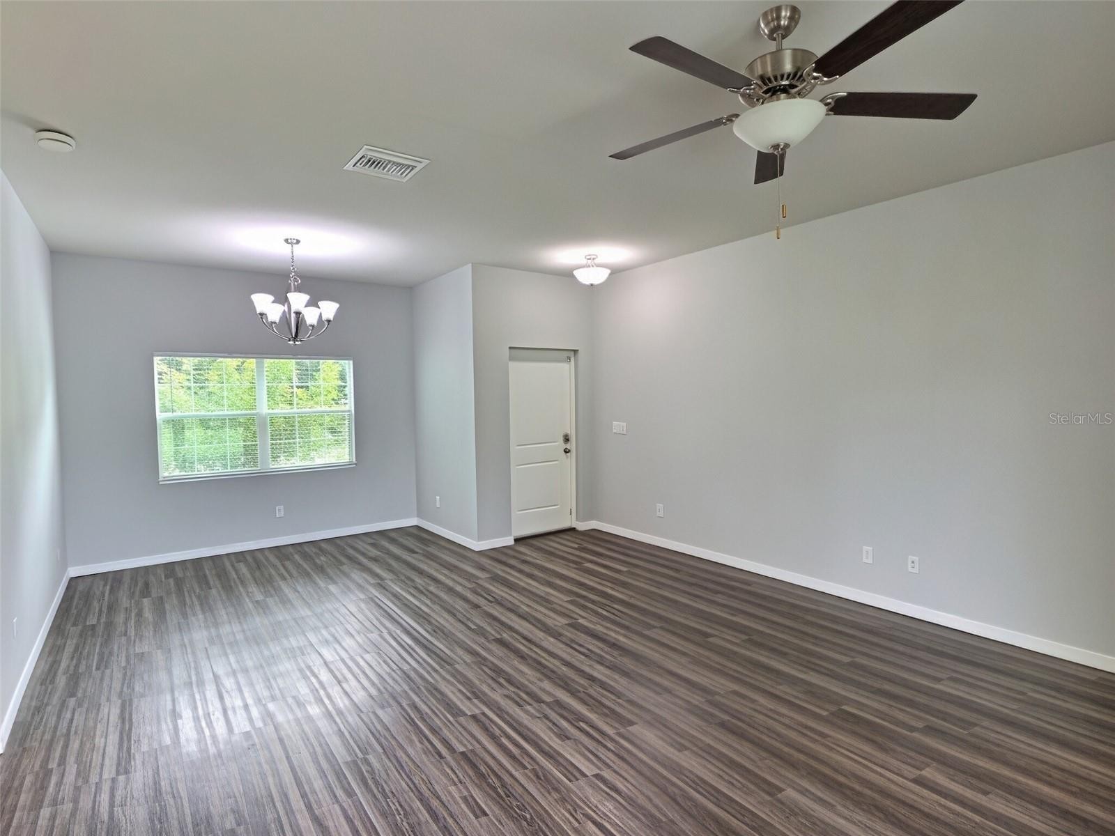 3685 TRENTON LN
