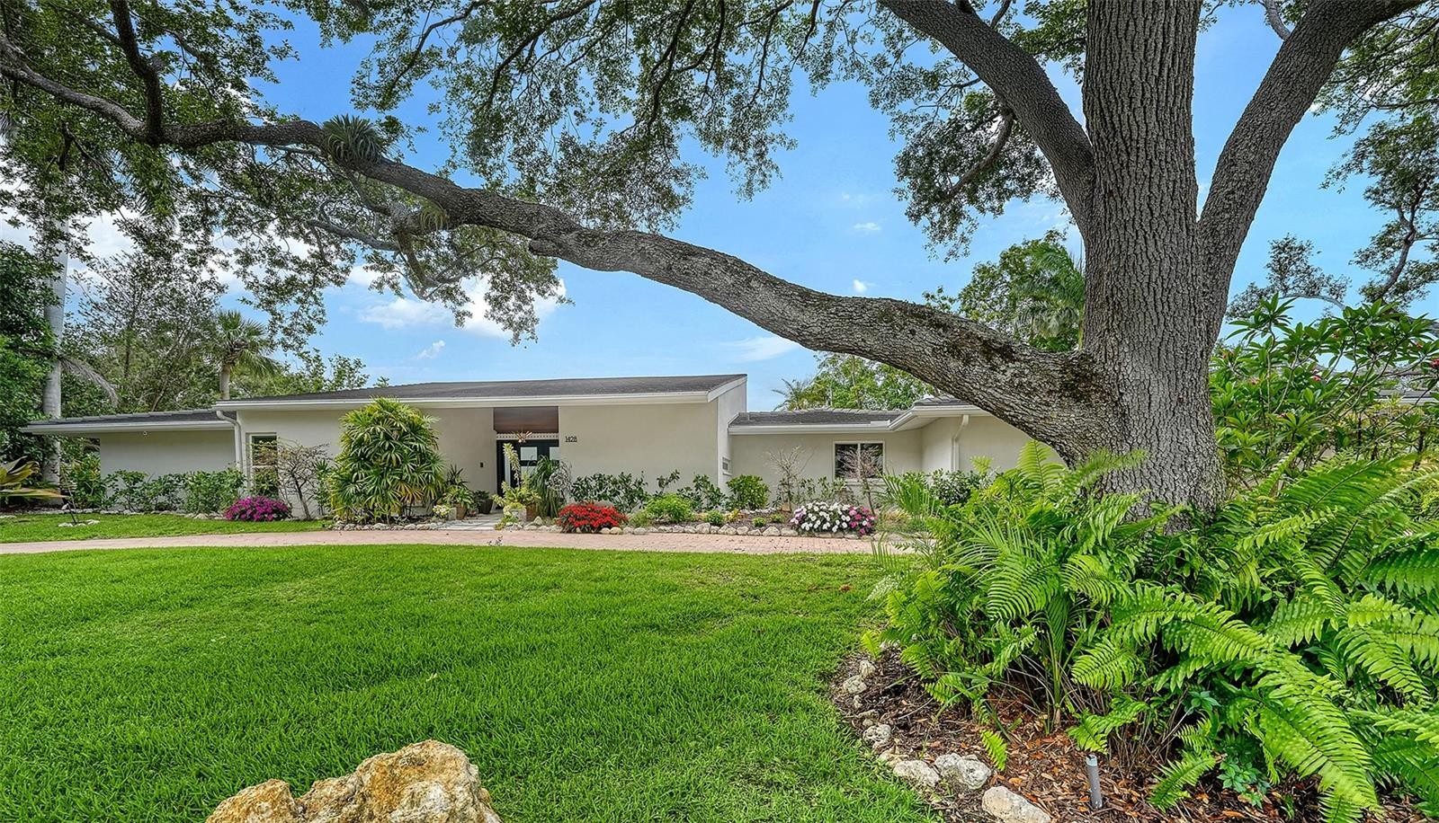 1428 PINE BAY DR