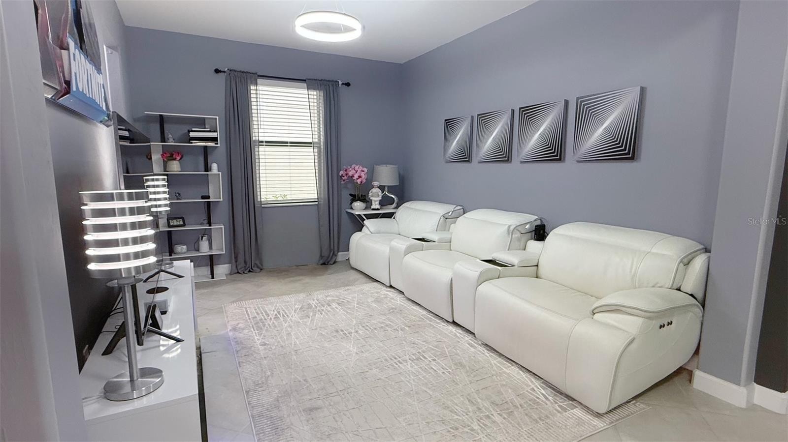 4970 OYSTER PEARL ST