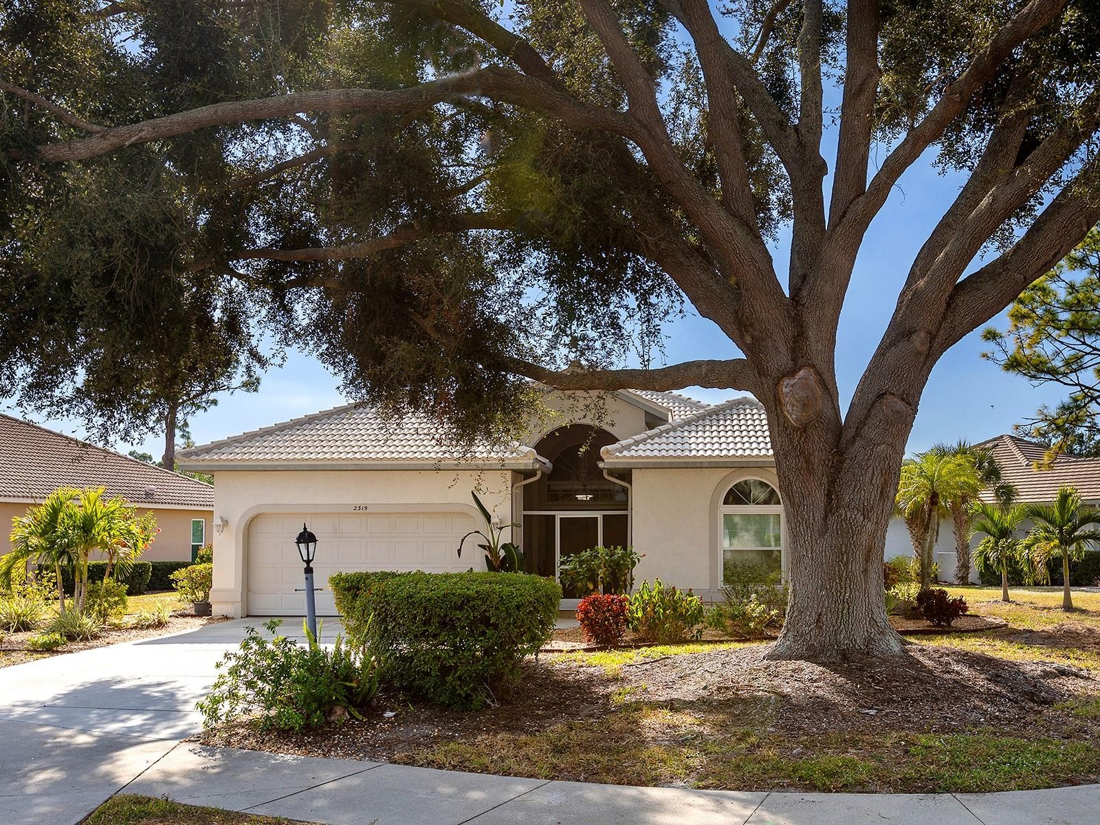 2319 FALCON TRACE LN