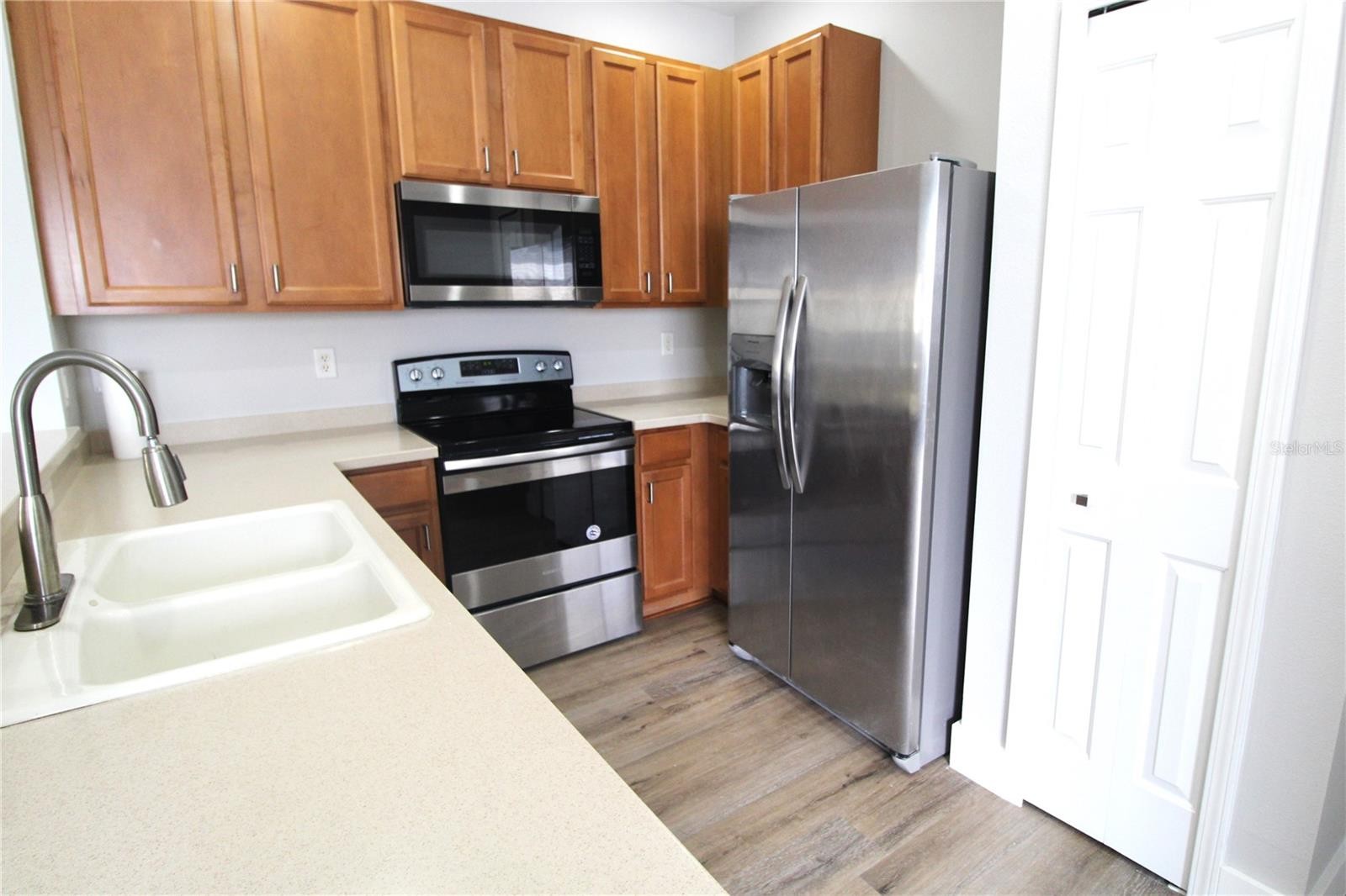3475 PARKRIDGE CIR #17-202
