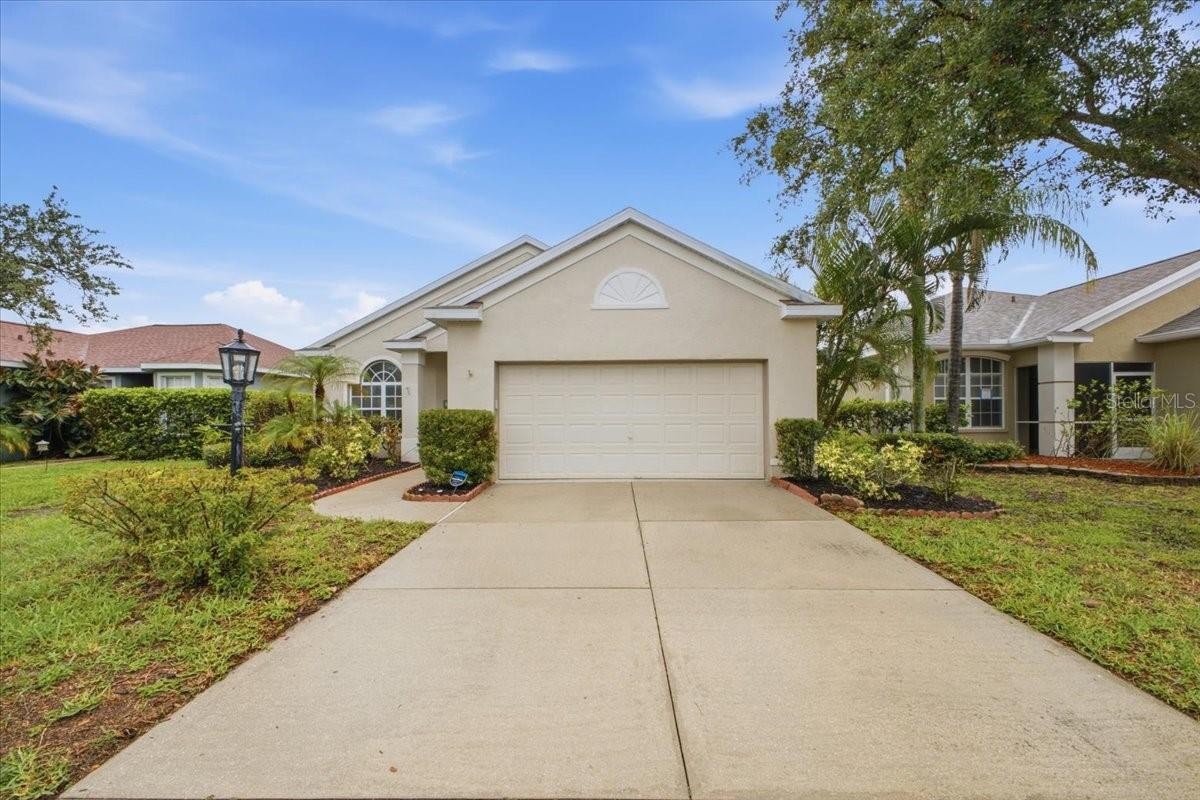 819 SPRINGWOOD CIR