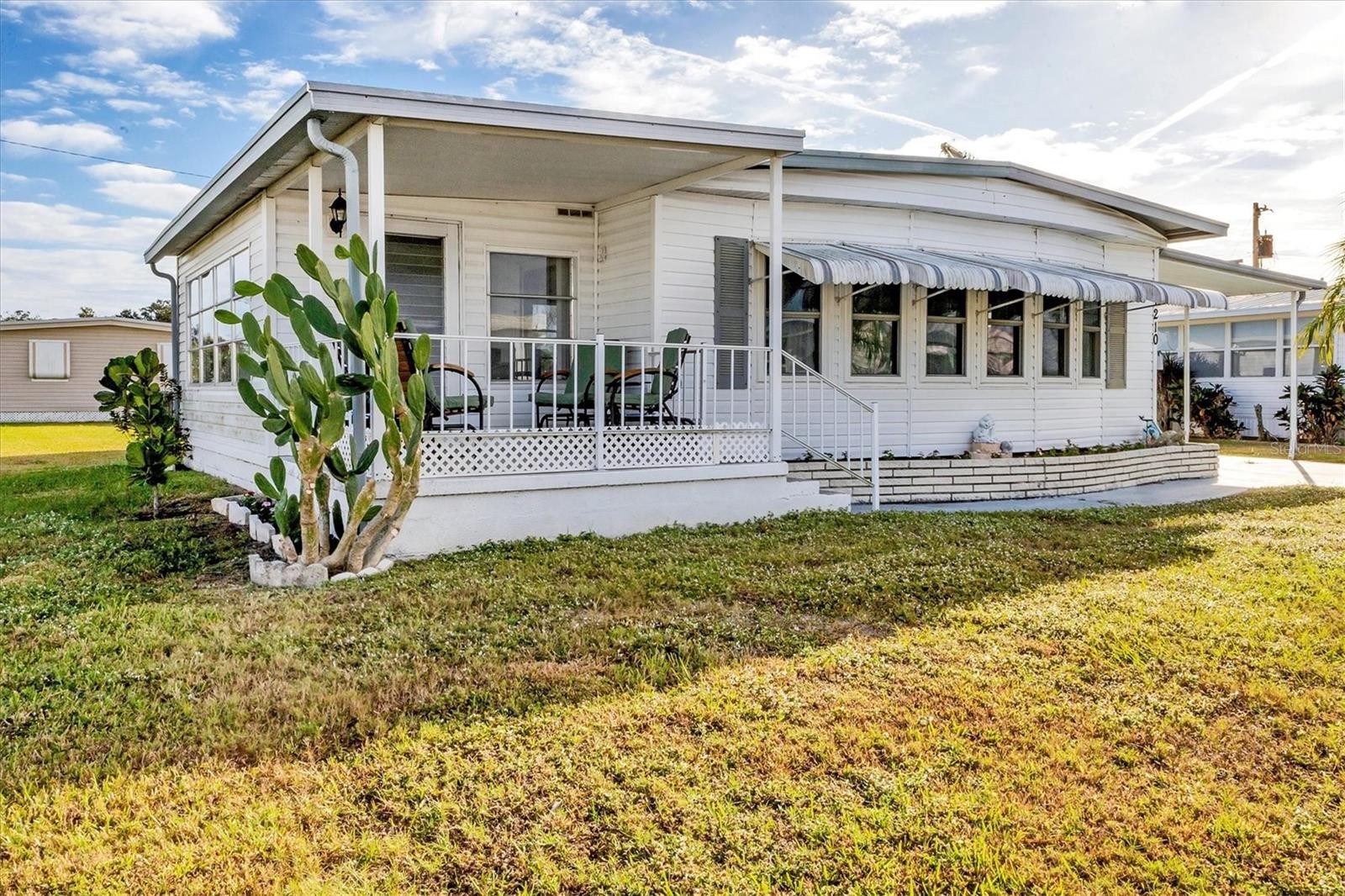 1210 44TH AVENUE DR E