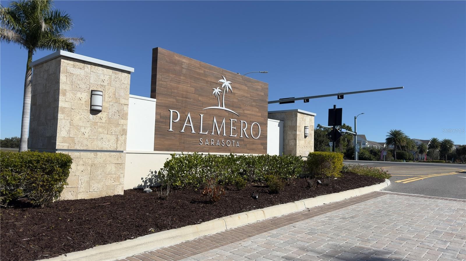 15285 SHADY PALMS LN