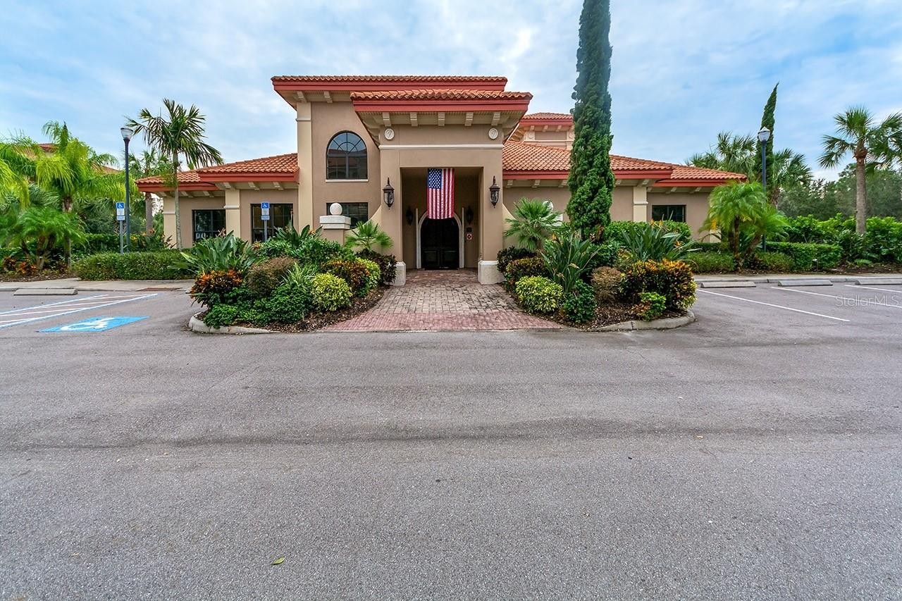 7702 LAKE VISTA CT #204