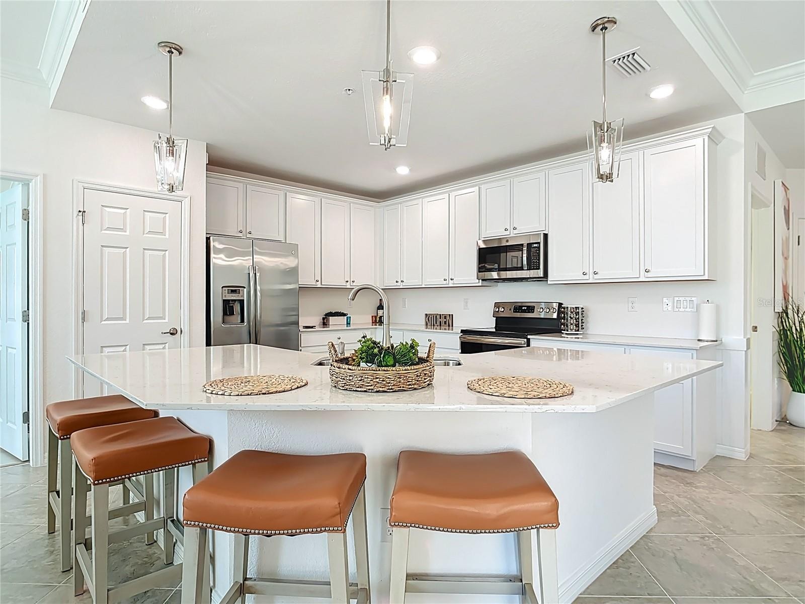 10059 CROOKED CREEK DR #102