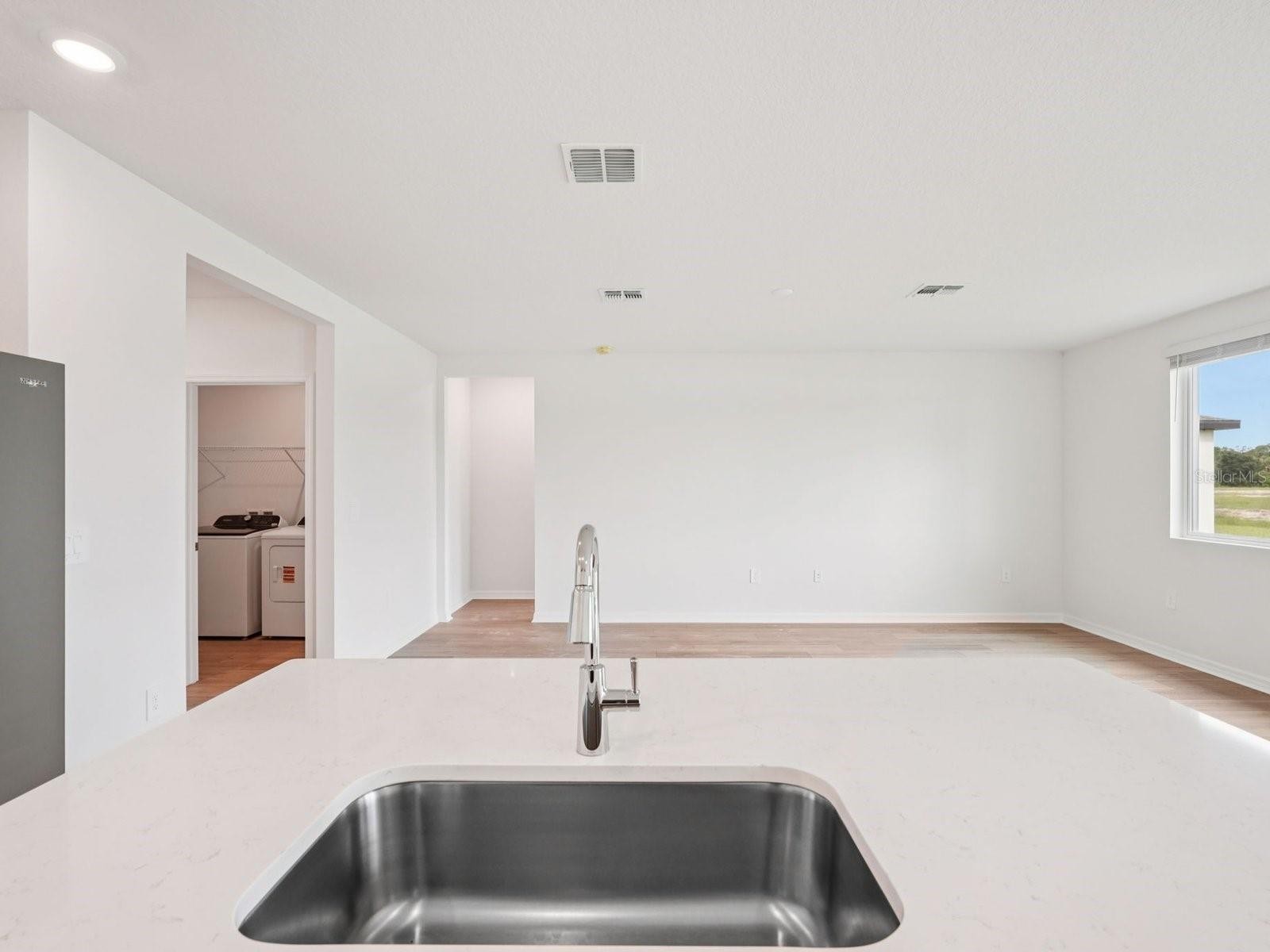 10404 ABUNDANCE GROVE WAY