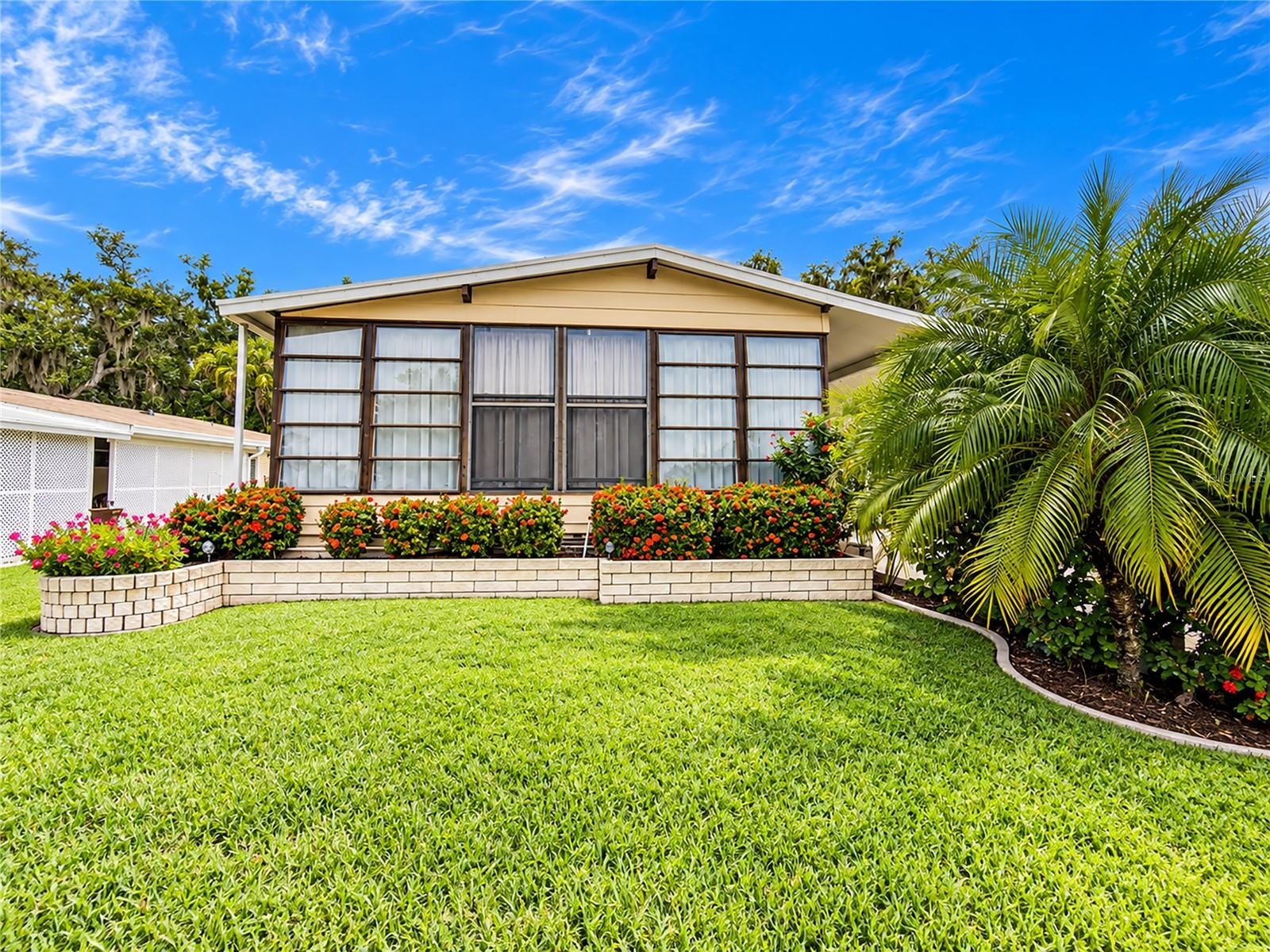 15 MEADOWLARK CIR
