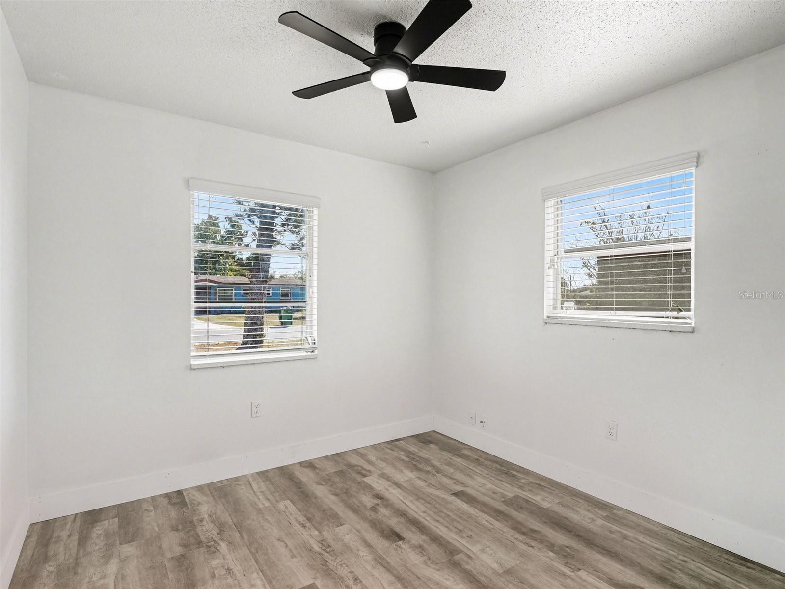 1207 22ND AVE W