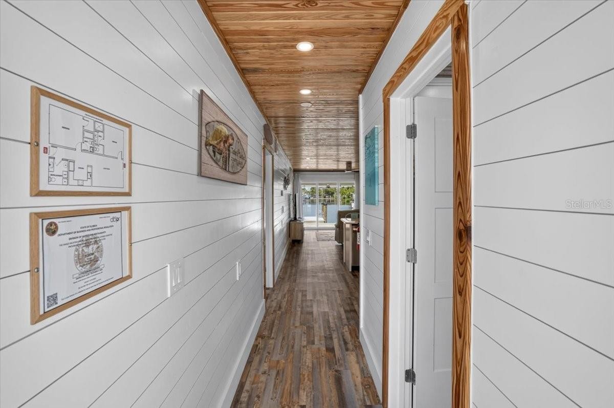18 SEASIDE CT