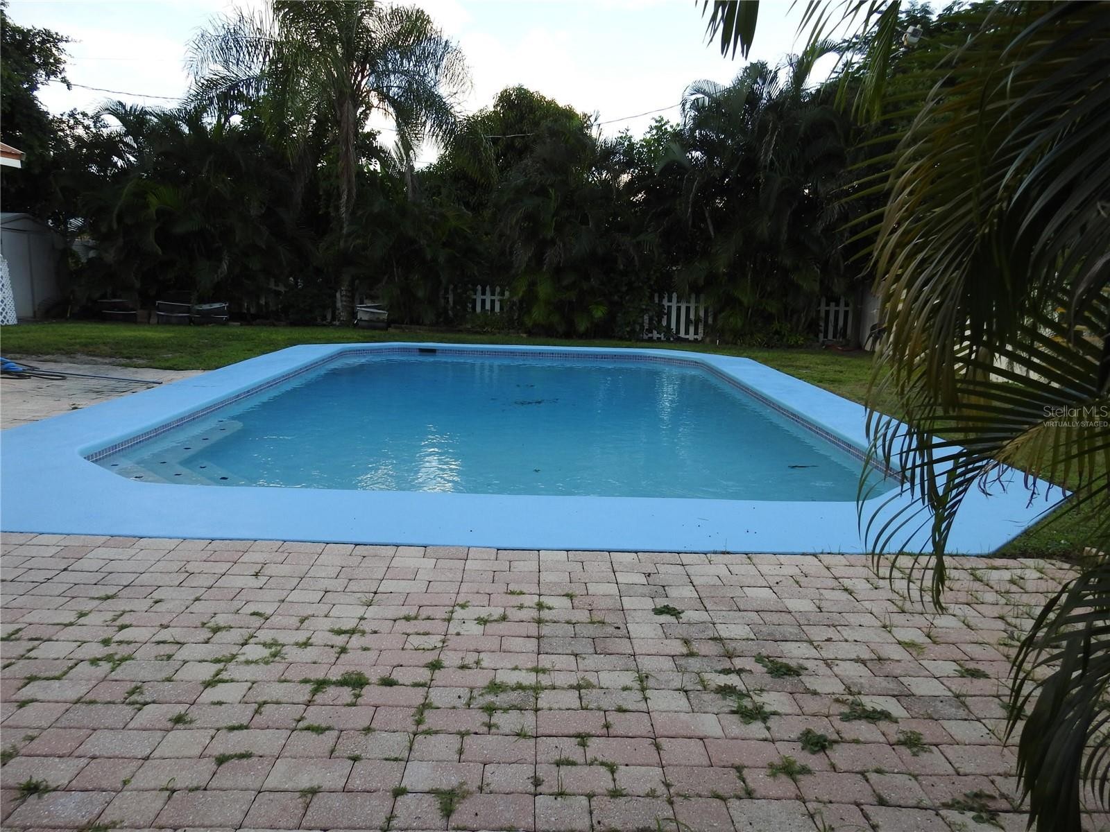 7611 SENRAB DR