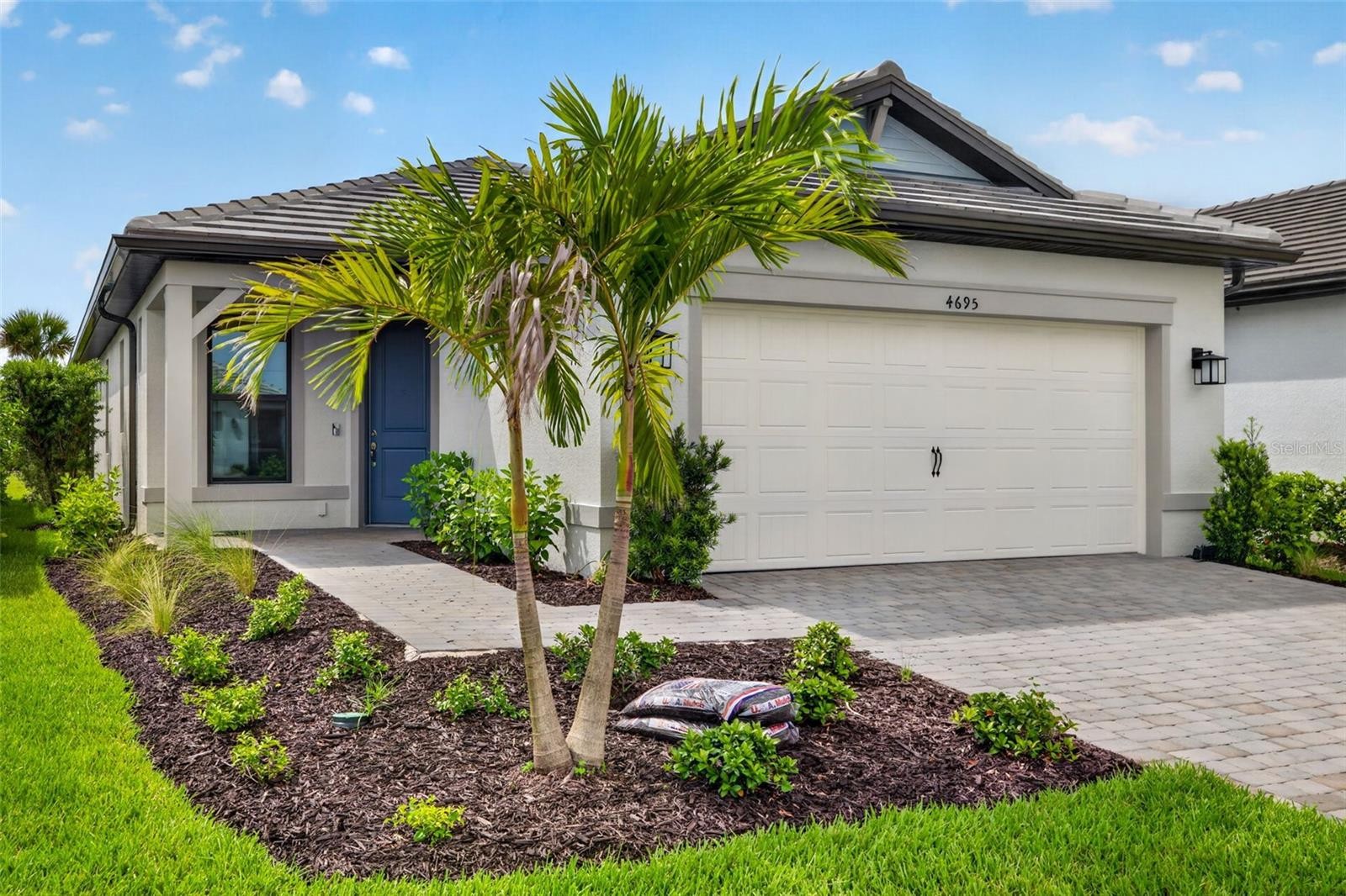 4695 BLUE STAR CT