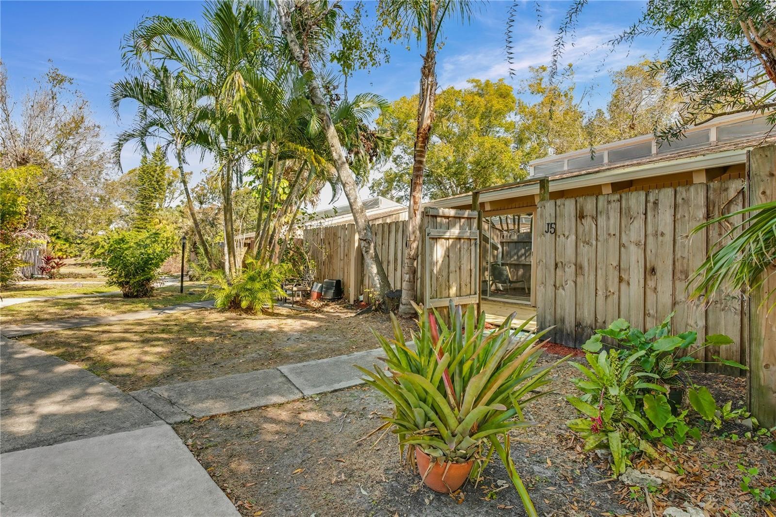 500 N JEFFERSON AVE #5