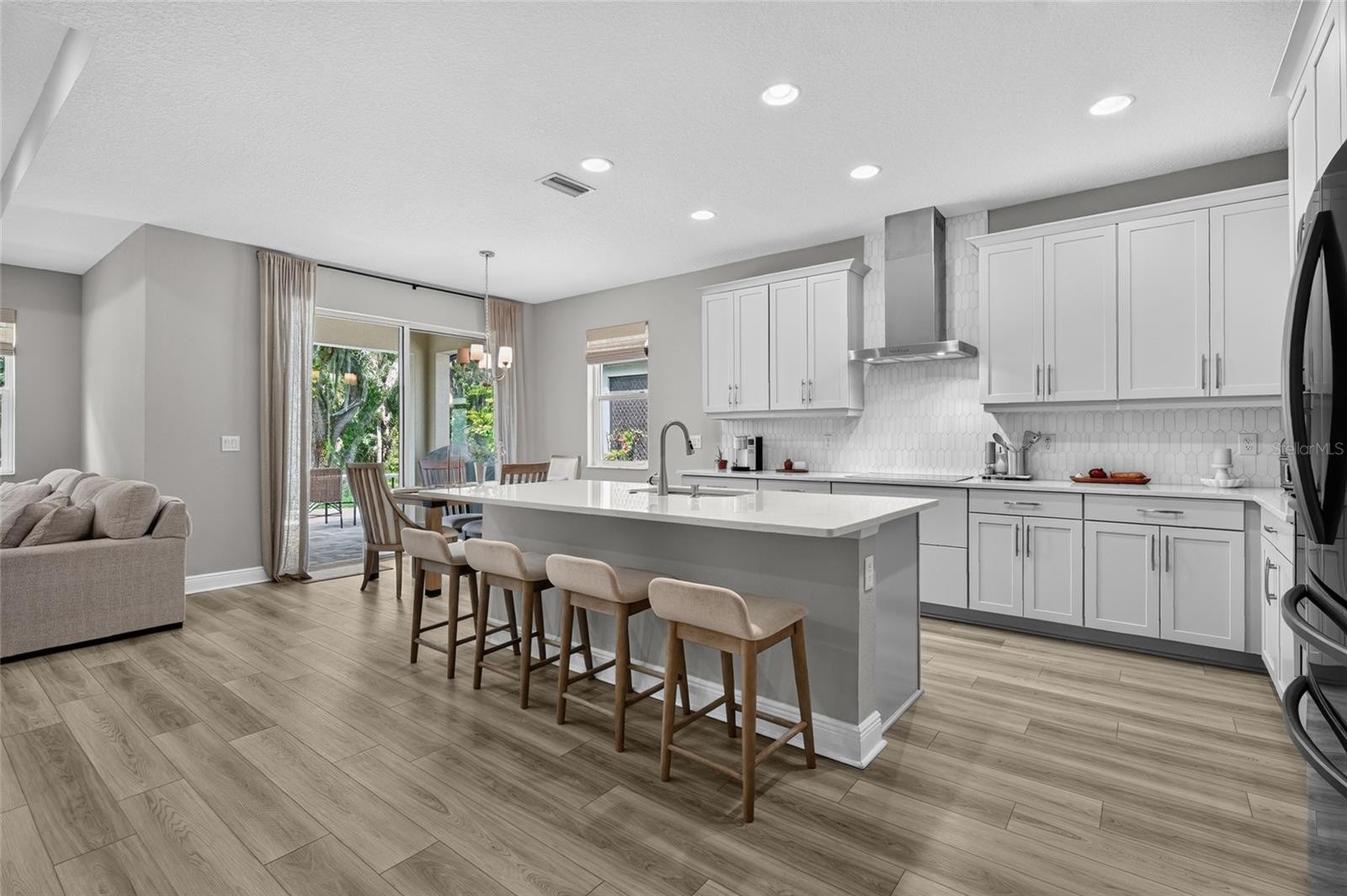 3541 SECLUDED CT