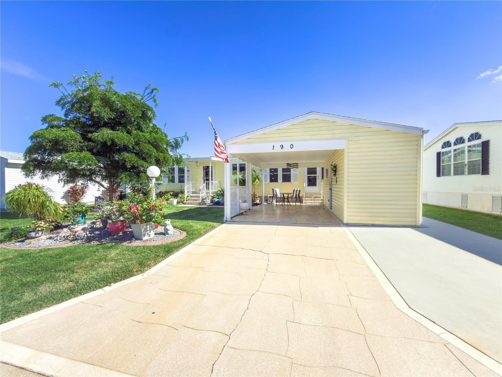 190 NIGHTINGALE CIR