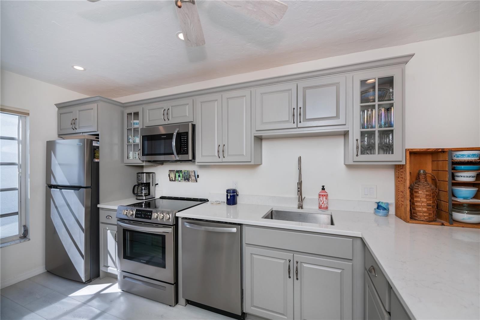 1041 CAPRI ISLES BLVD #104