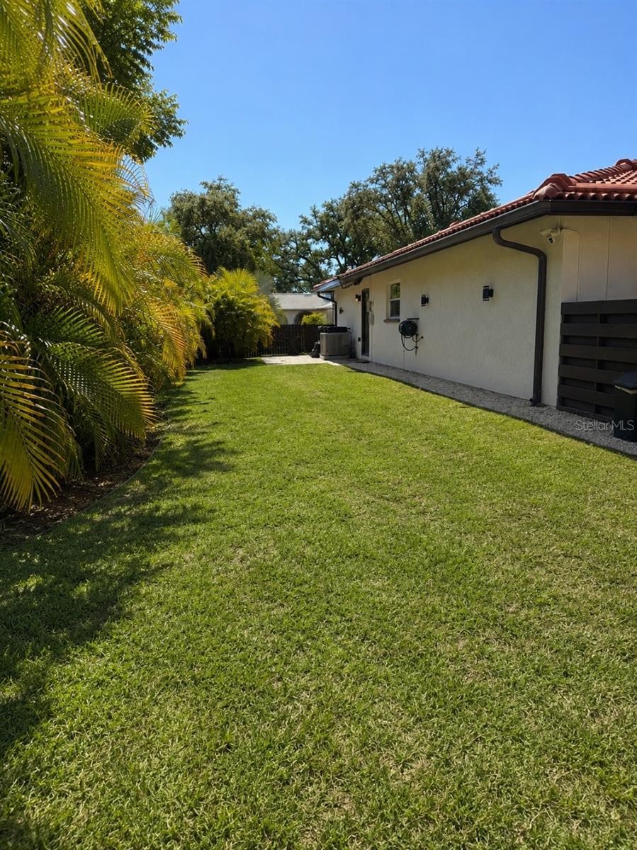 392 W ROSSETTI DR