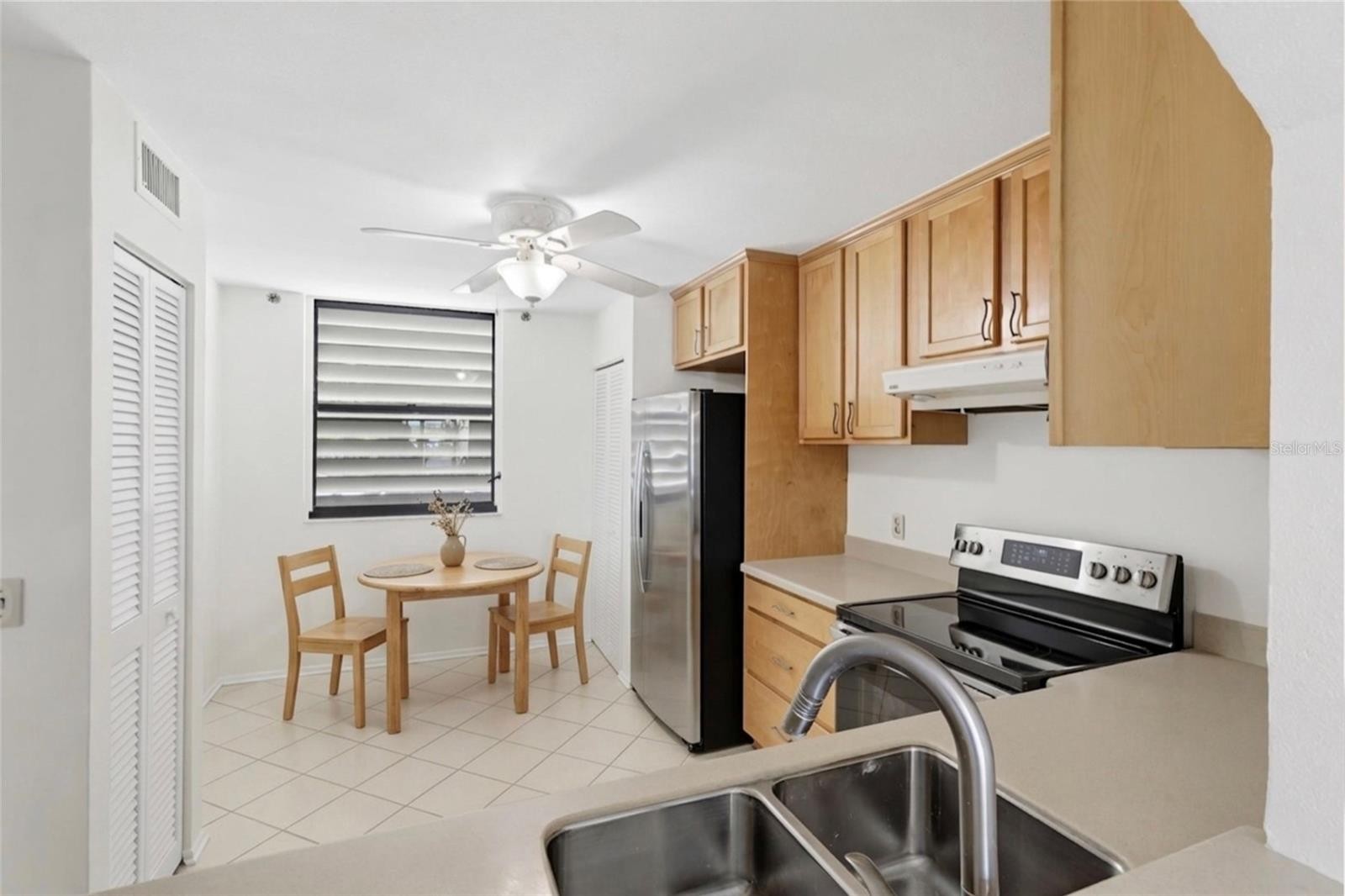 211 LAKEWOOD DR #211