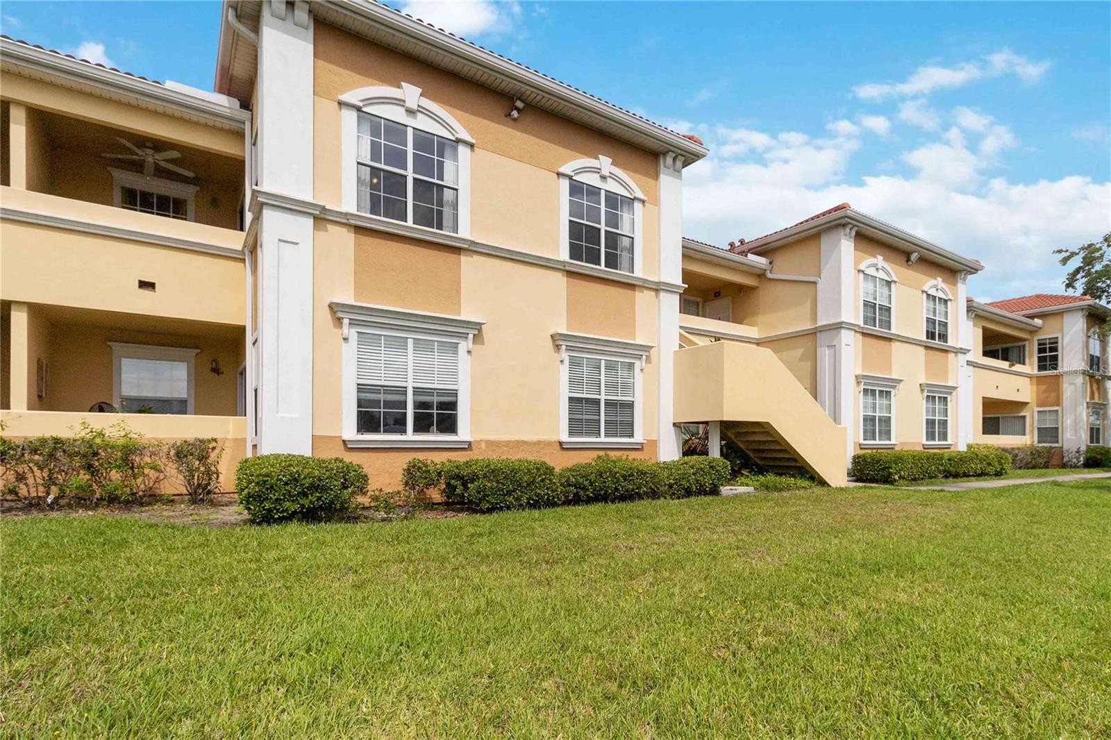 1030 VILLAGIO CIR #207