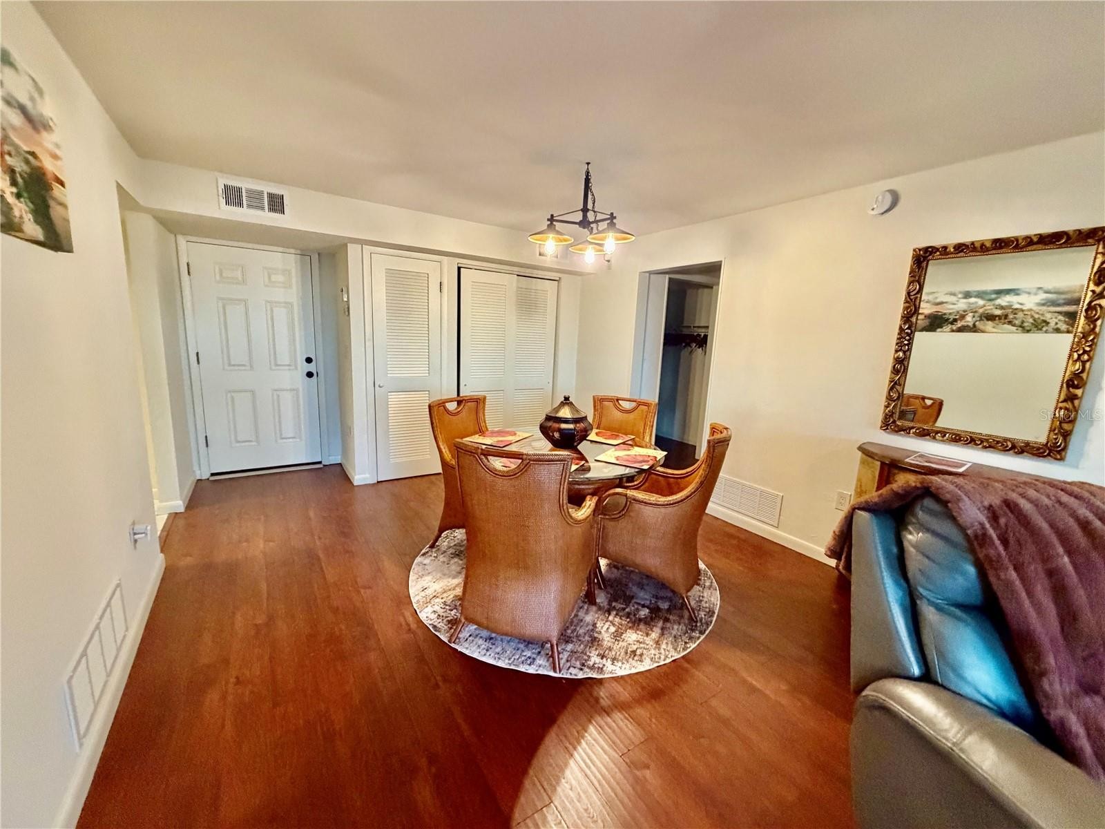 618 BIRD BAY DR S #110