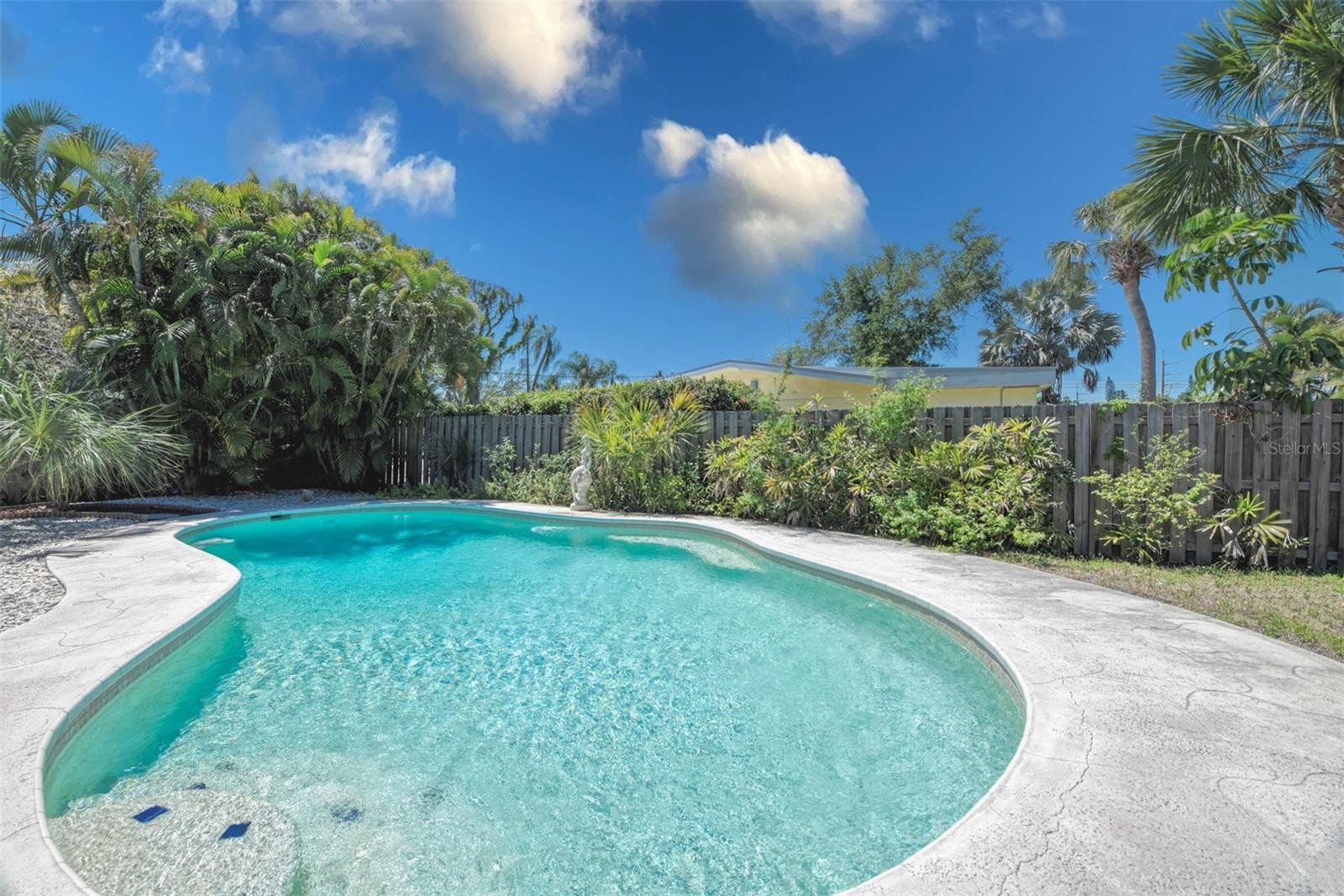 3217 RESTFUL LN