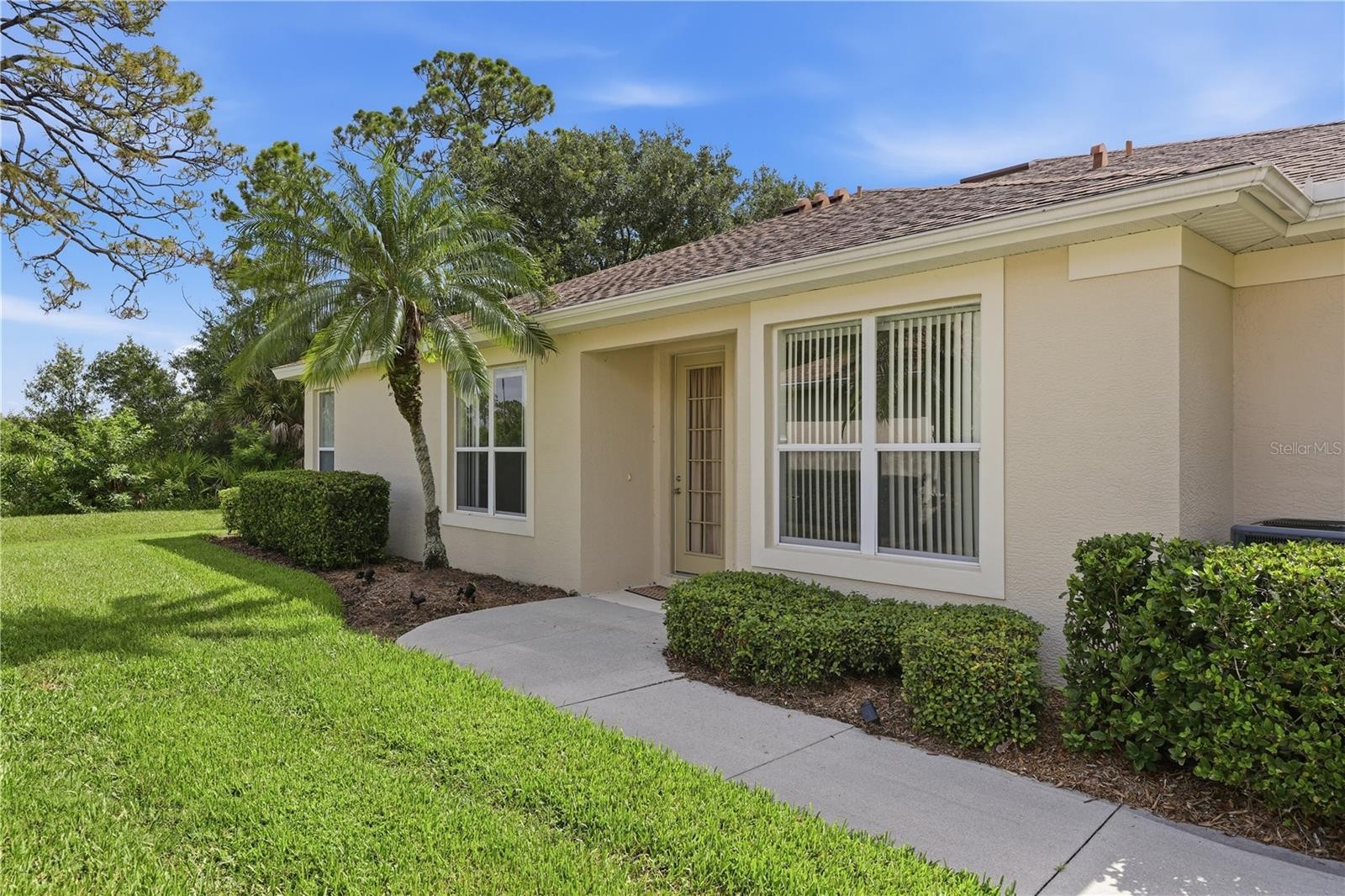 2462 MAGNOLIA CIR