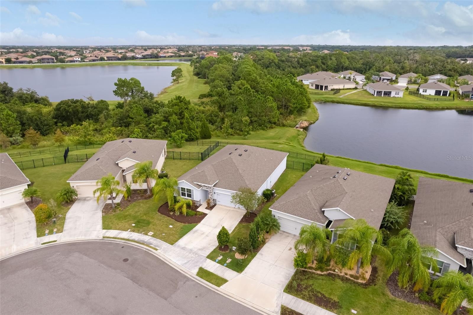 13715 WOODBRIDGE TER