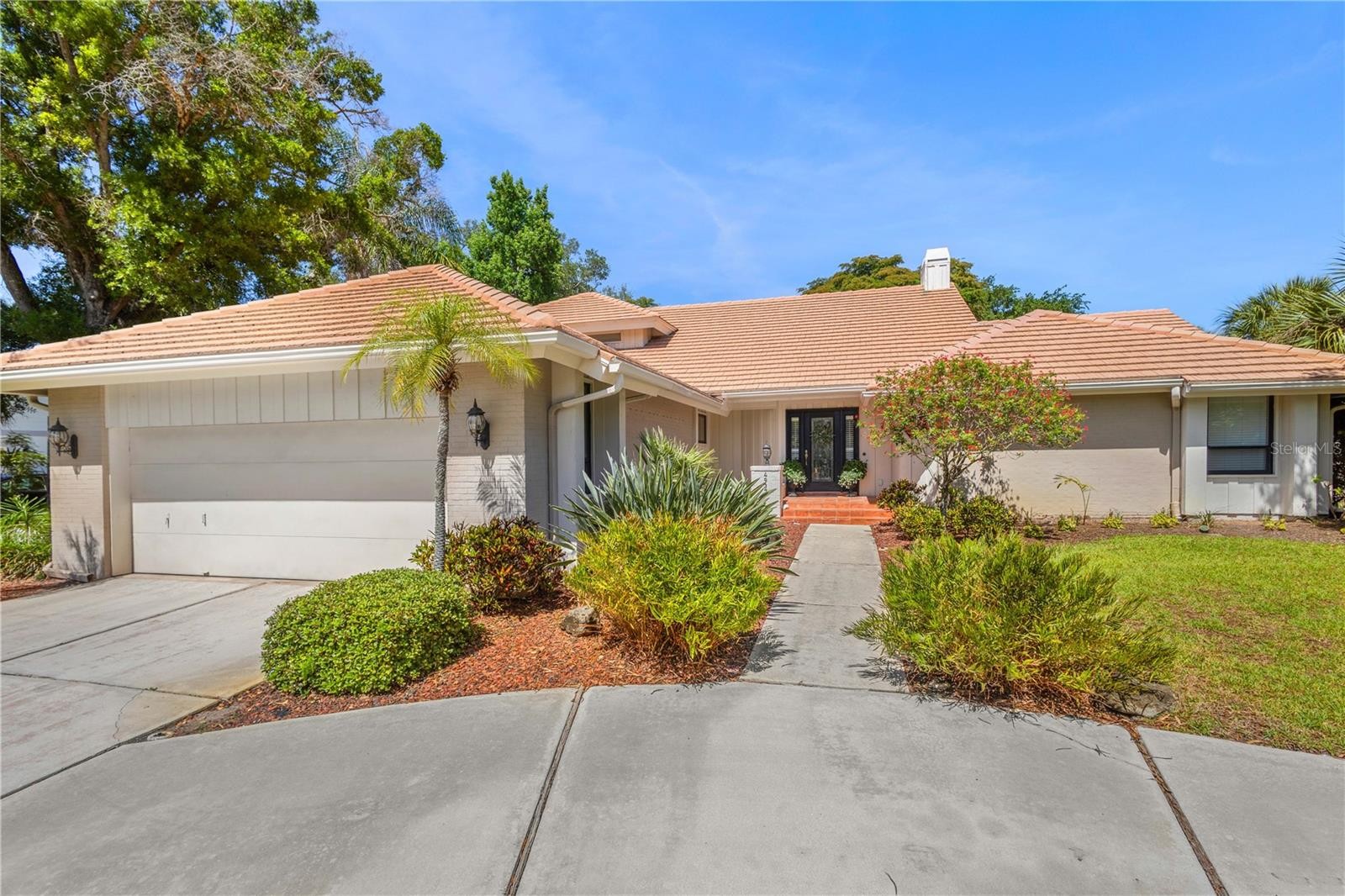 4937 LANDINGS CT