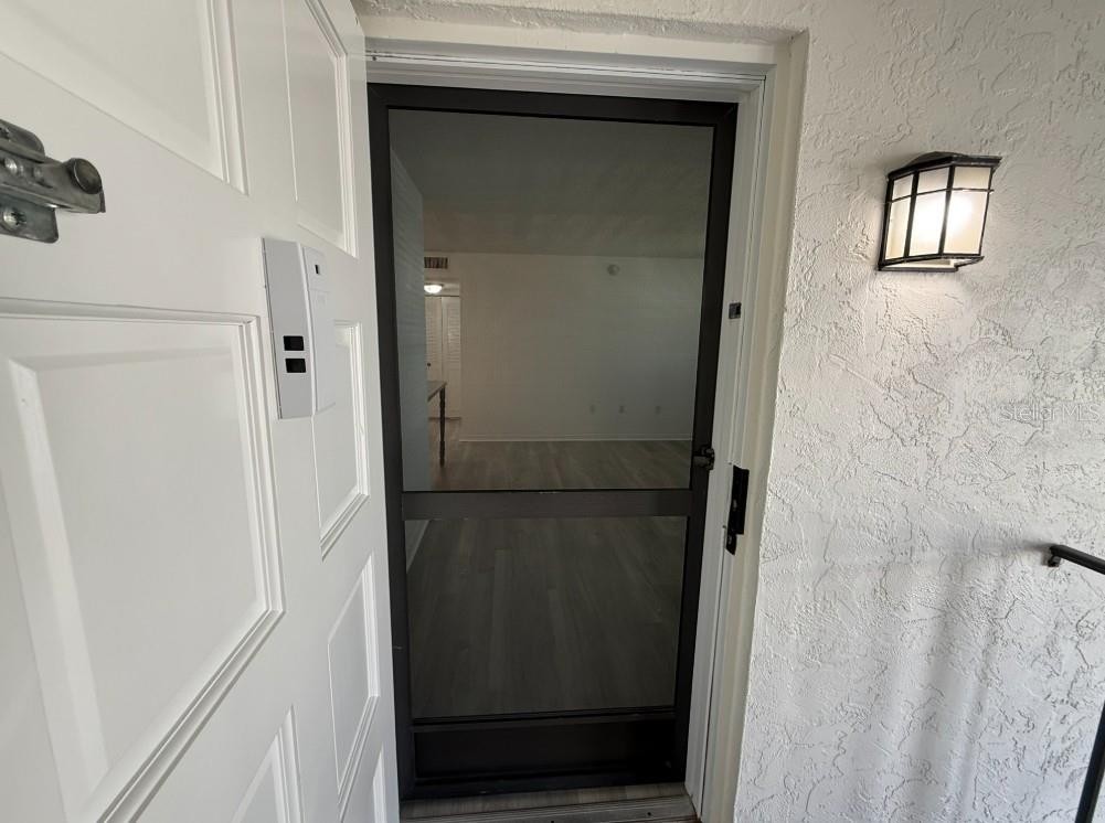 5800 HOLLYWOOD BLVD #327