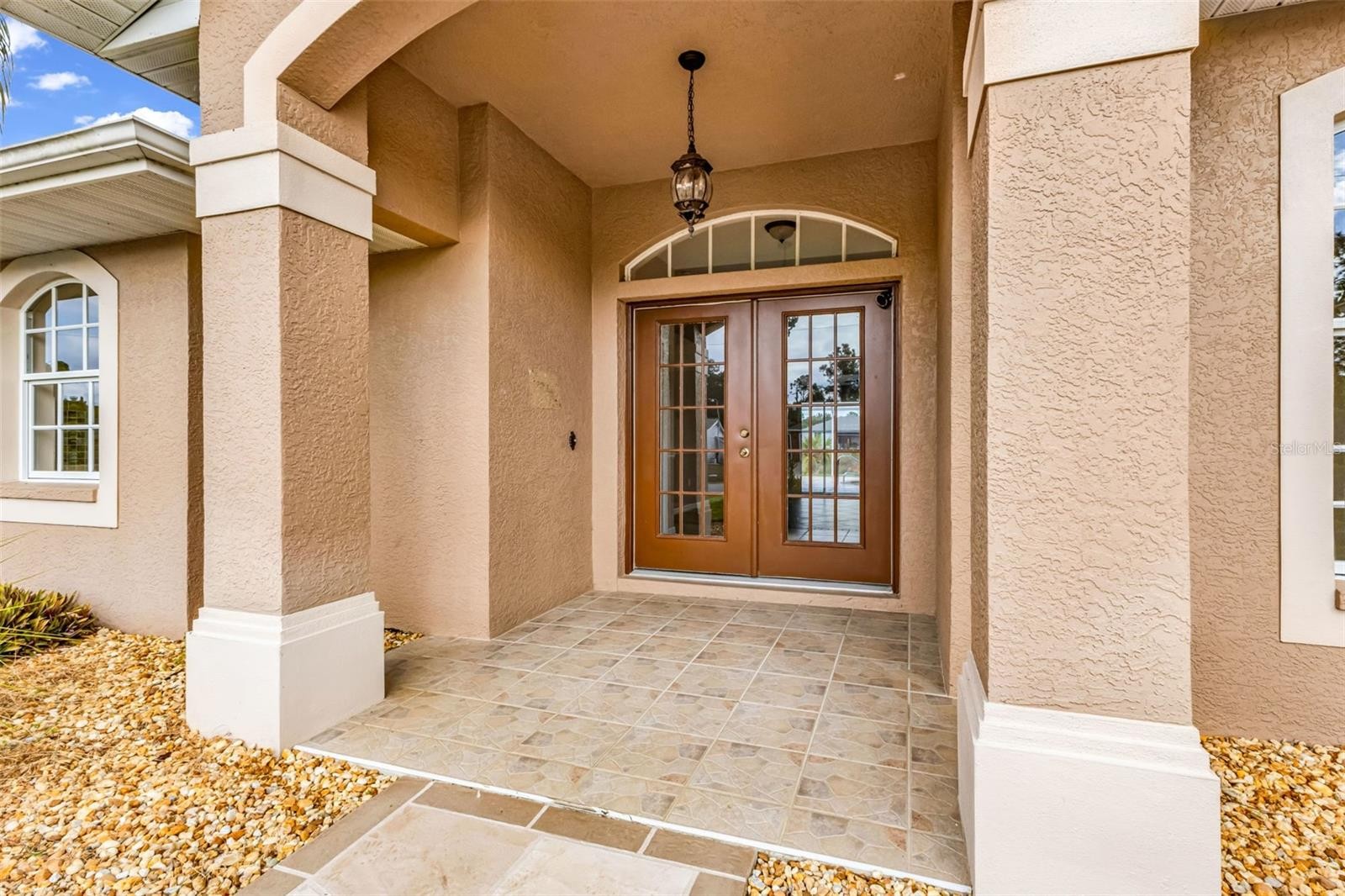 5442 E HILLSBOROUGH BLVD