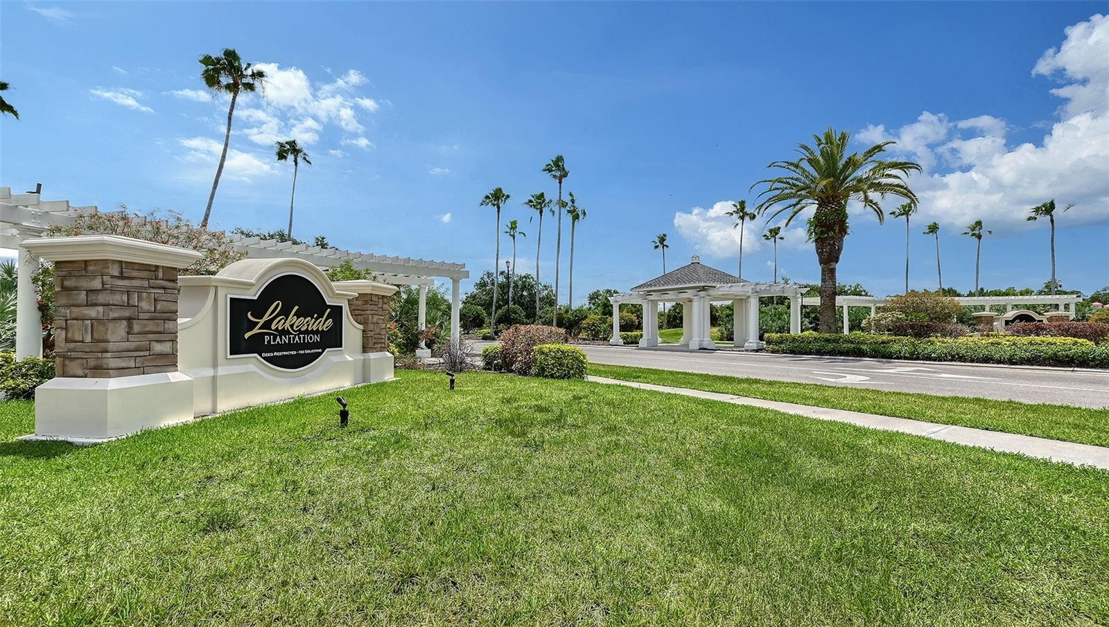 2336 ROSEWOOD LN