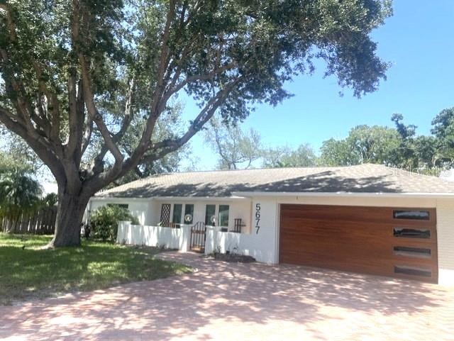 5677 BENEVA WOODS CIR