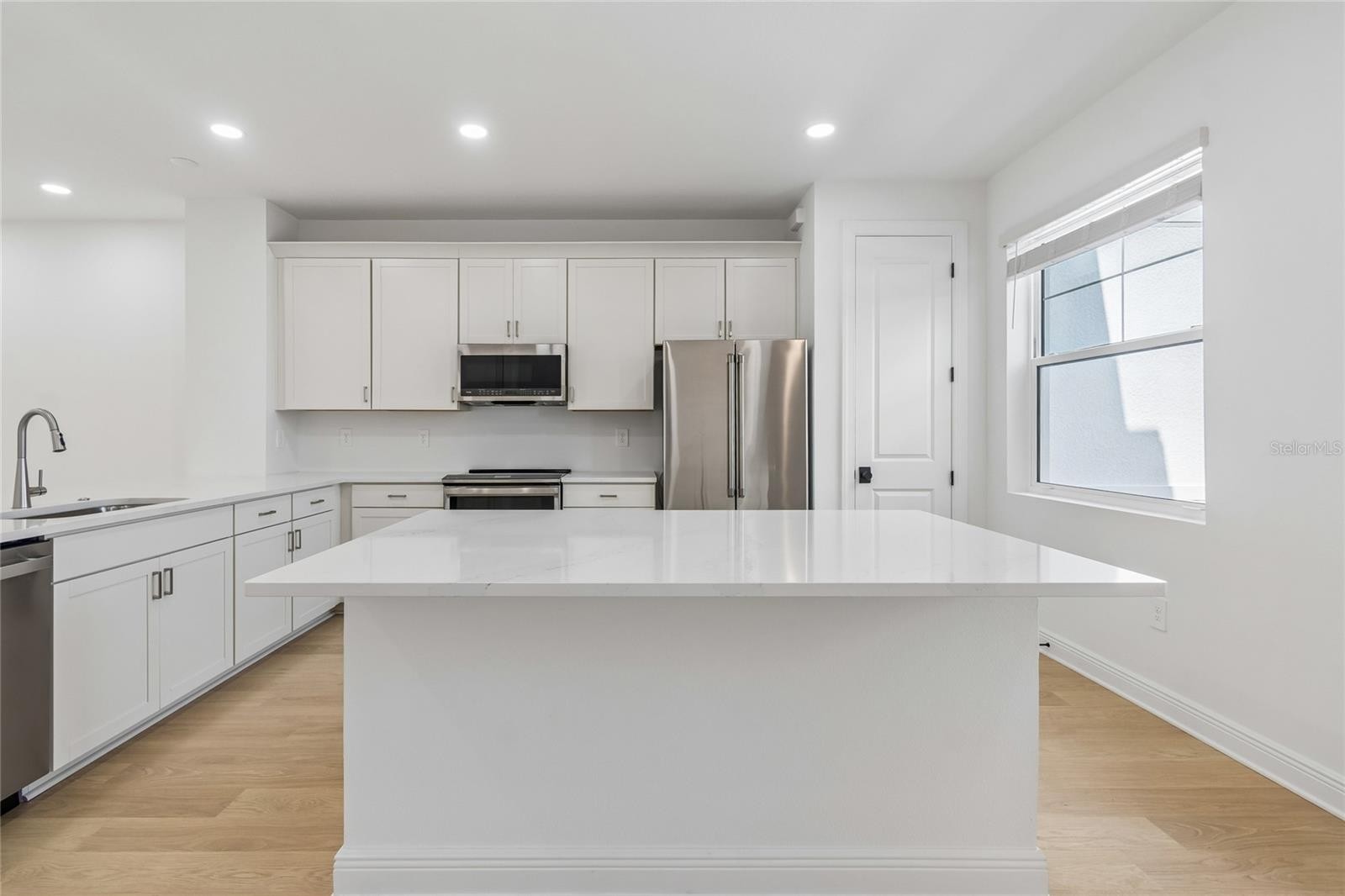 17978 BROADLEAF LOOP