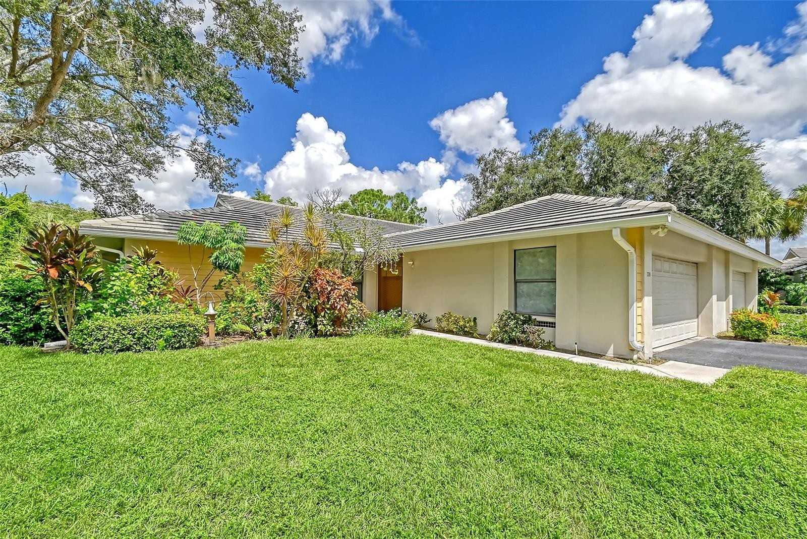 338 Pembroke Dr #208 Venice Florida 34293