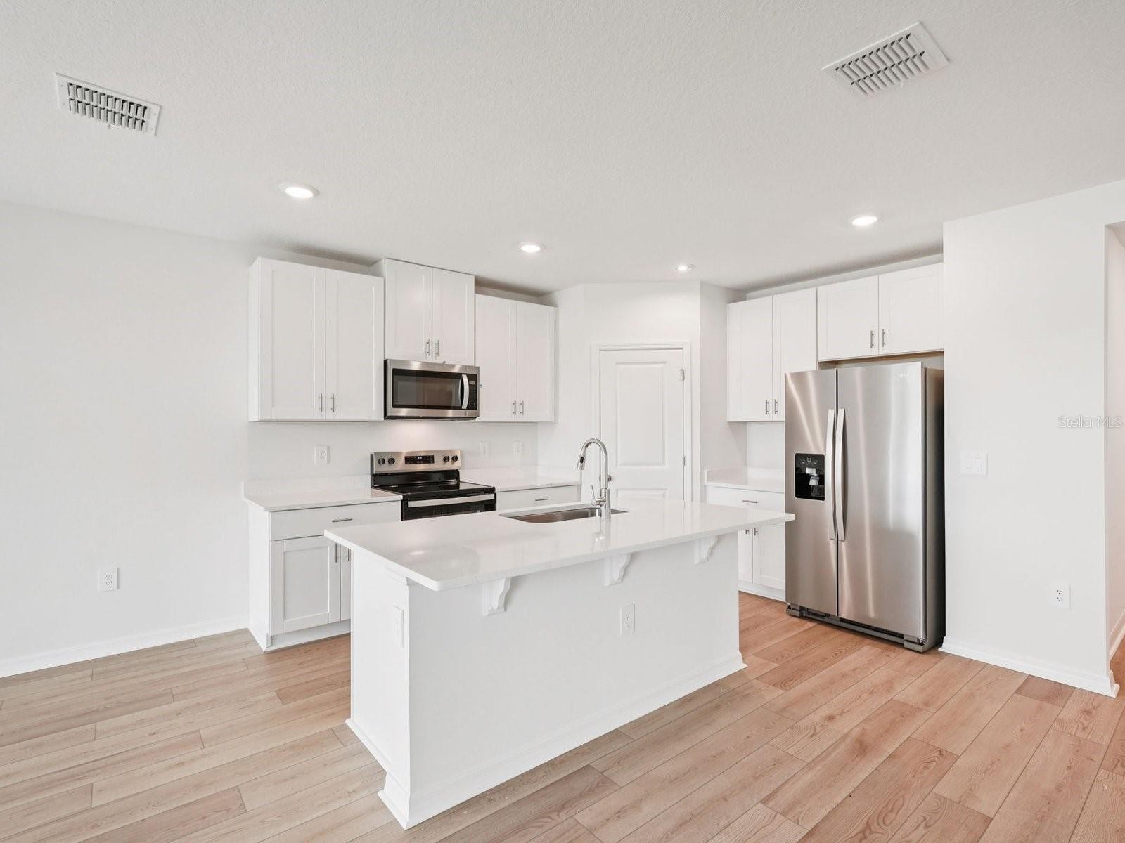 10404 ABUNDANCE GROVE WAY