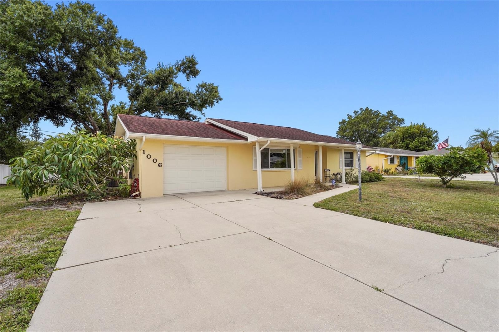 1006 DE LEO DR