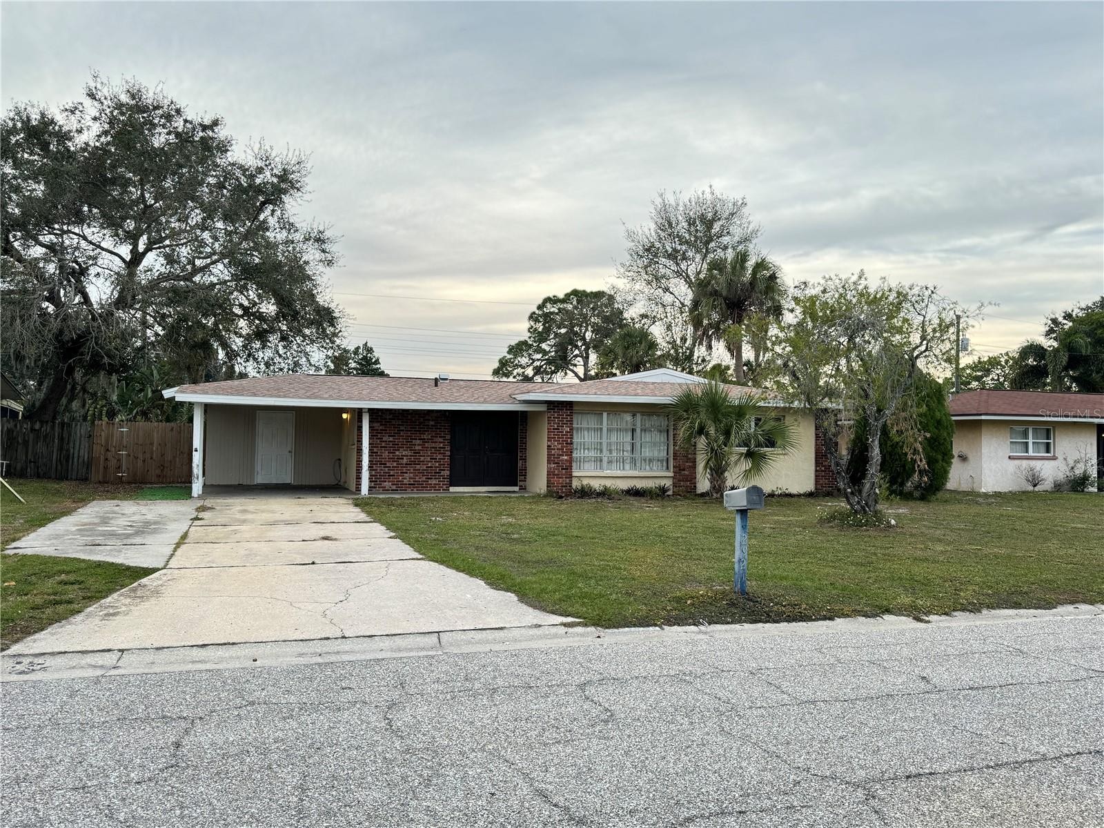 2921 RIDGE AVE