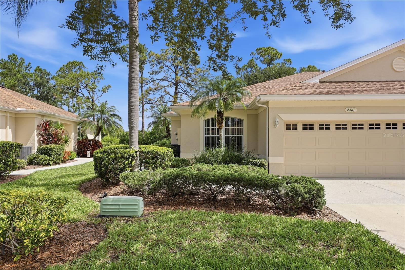 2462 MAGNOLIA CIR