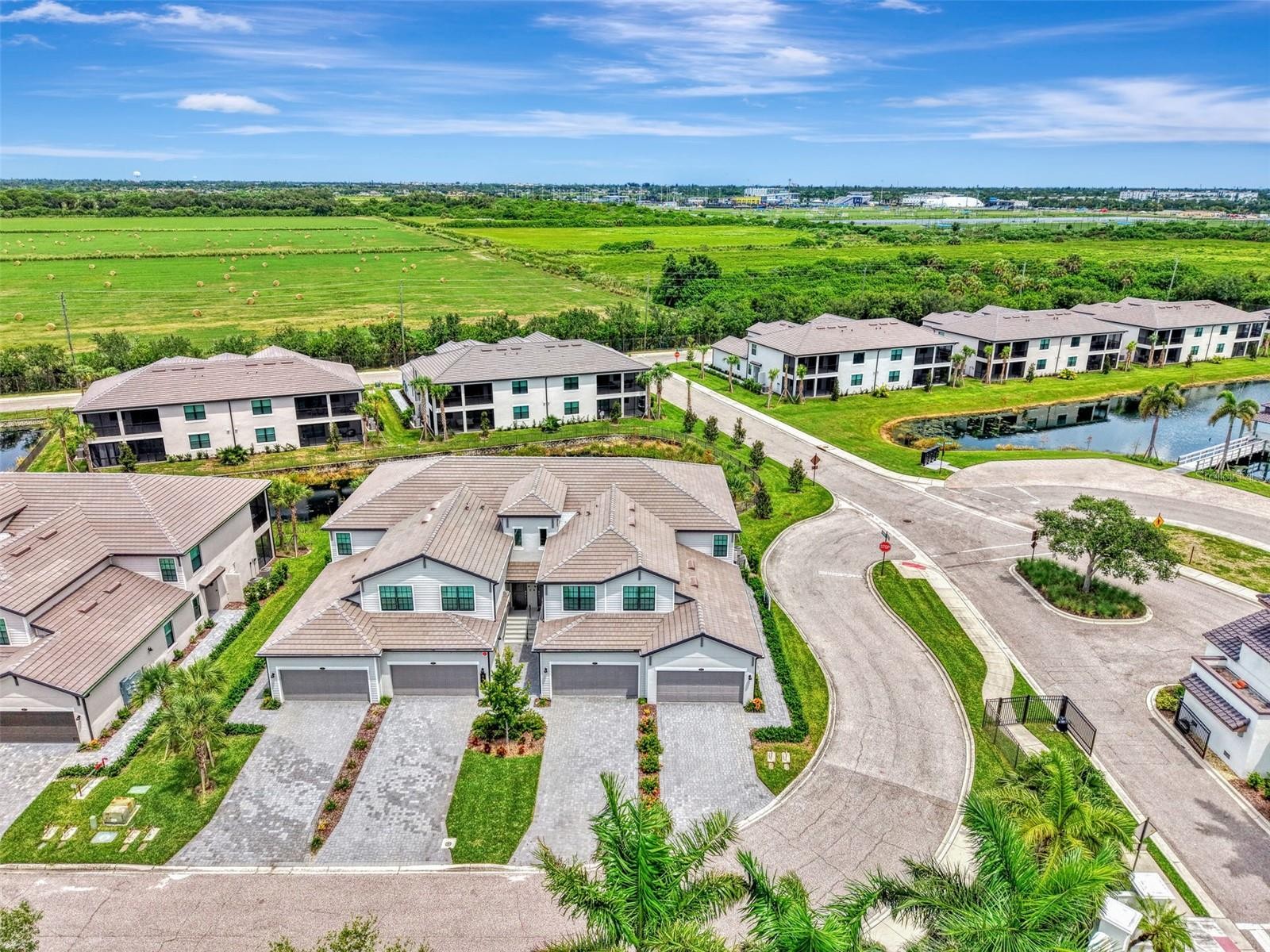 5632 SUMMIT POINTE CIR #104