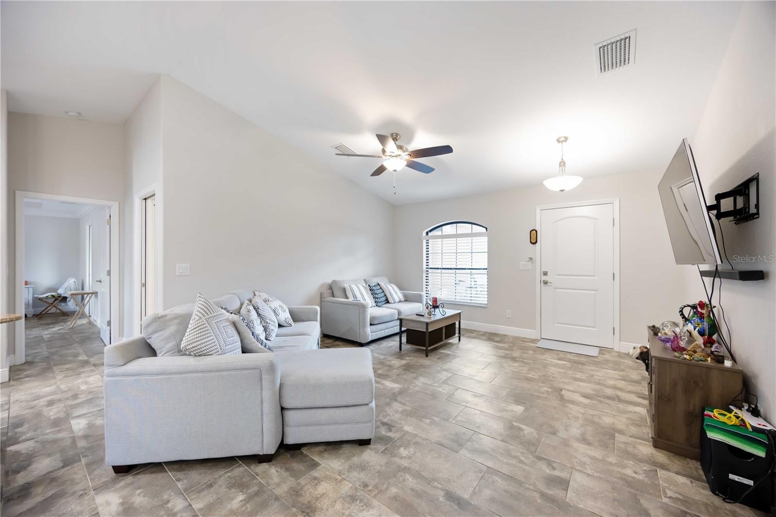 1400 NORDENDALE BLVD