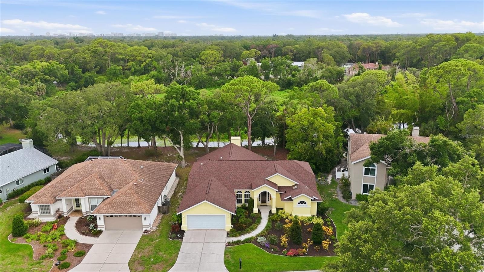 3510 CRYSTAL LAKES CT