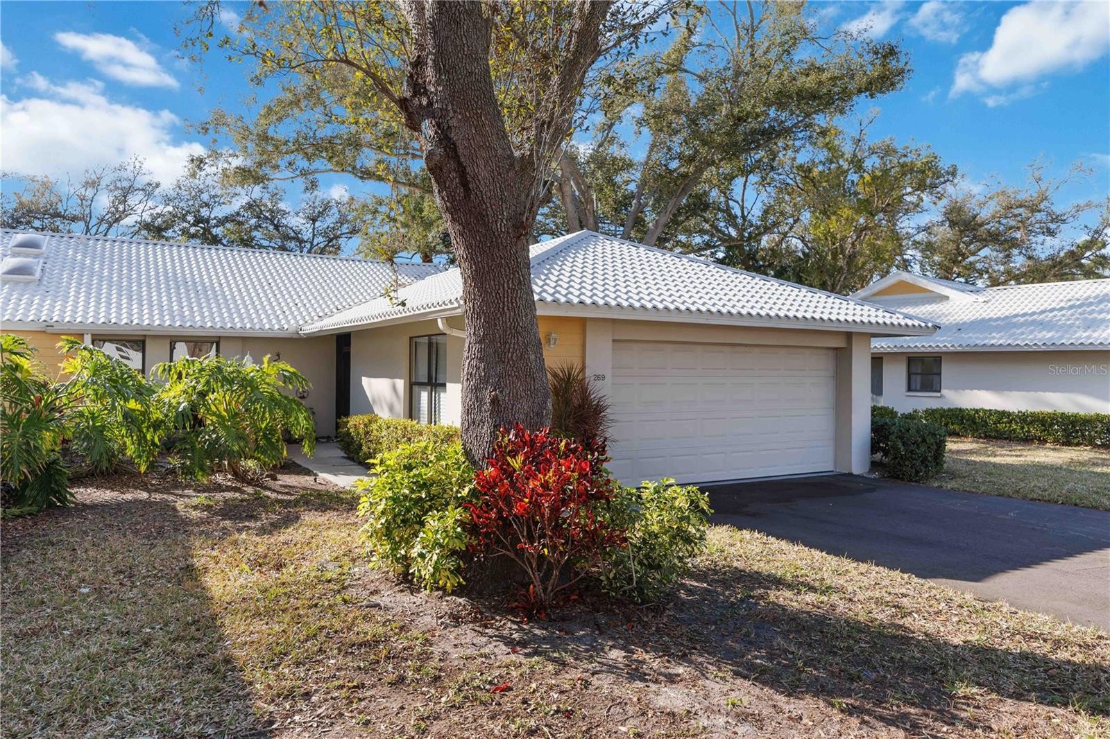 269 SOUTHAMPTON DR #303