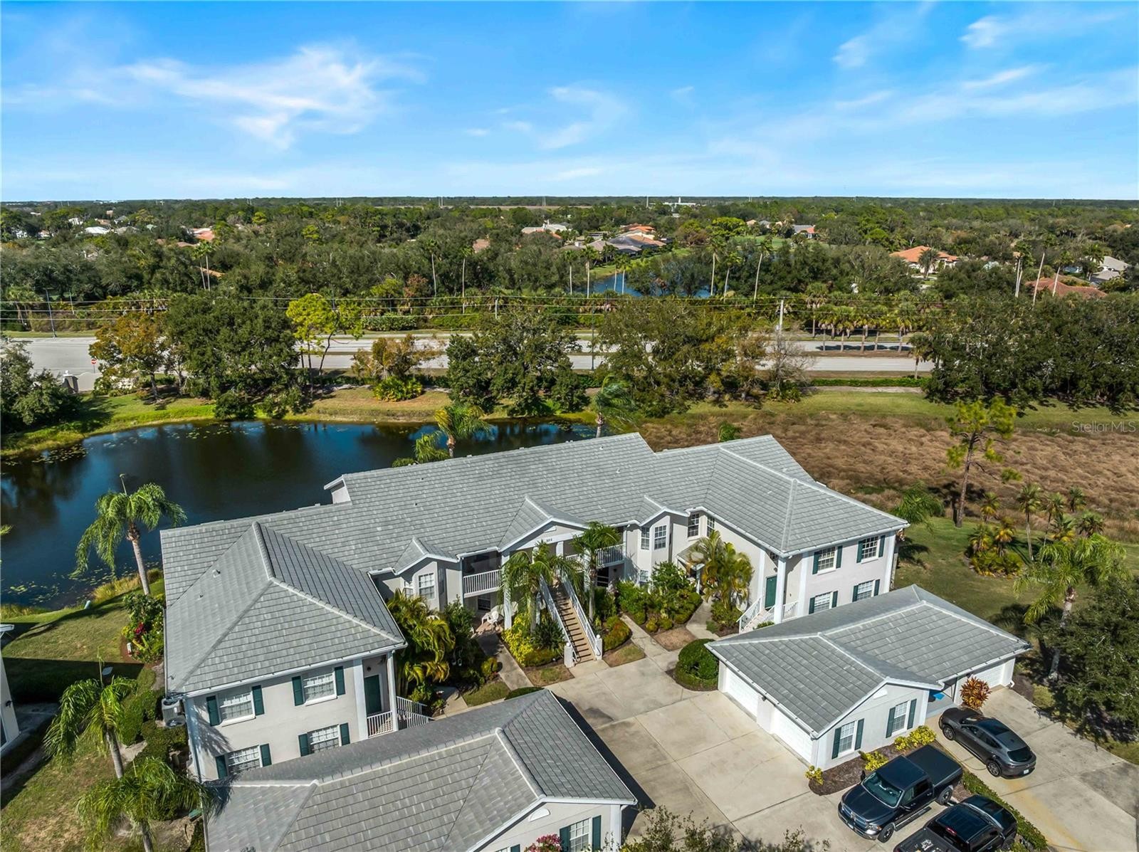 902 ADDINGTON CT #103