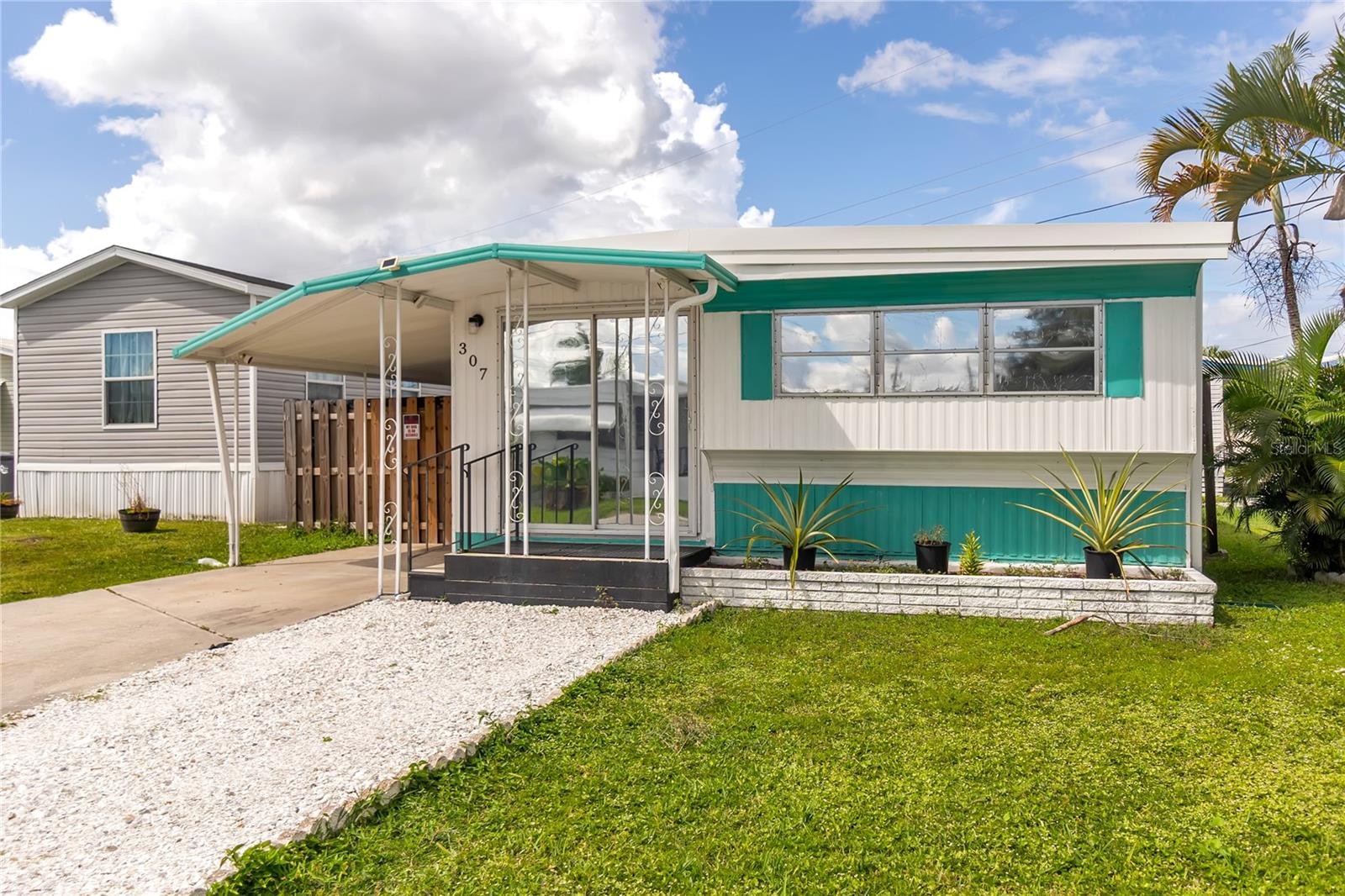 307 52ND AVENUE DR W