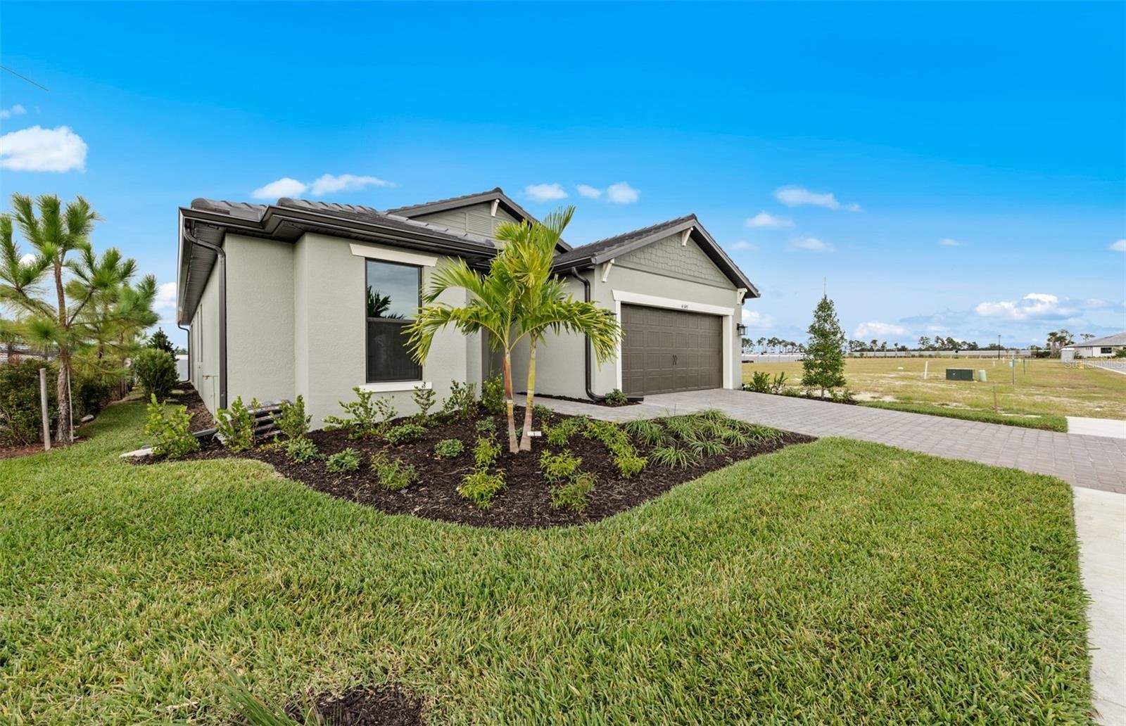 4415 LAKESIDE GROVE