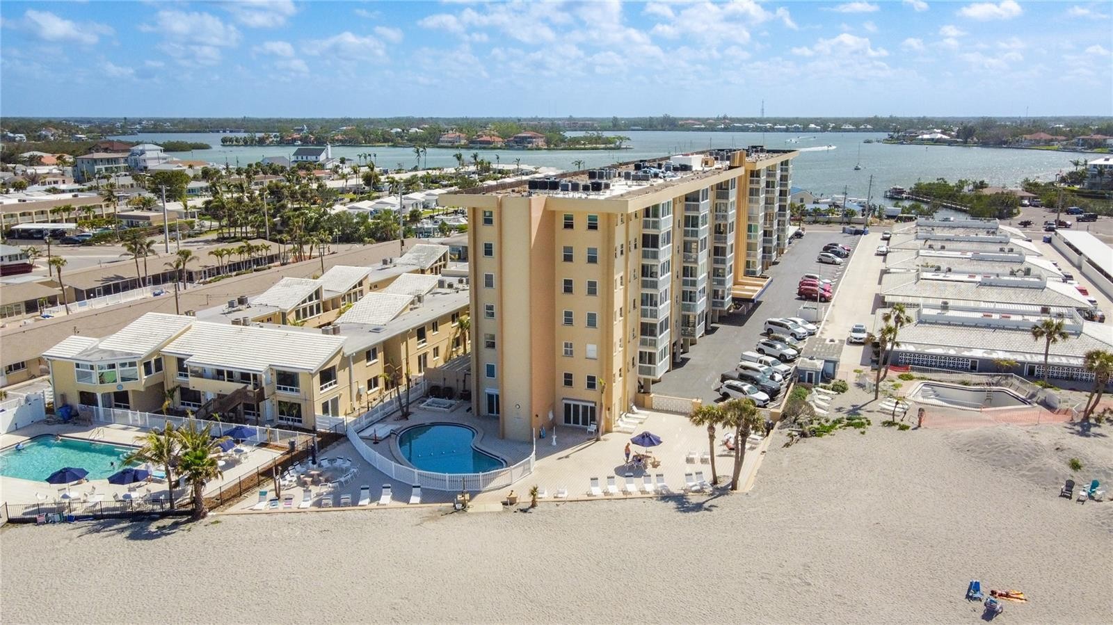 1255 TARPON CENTER DR #510