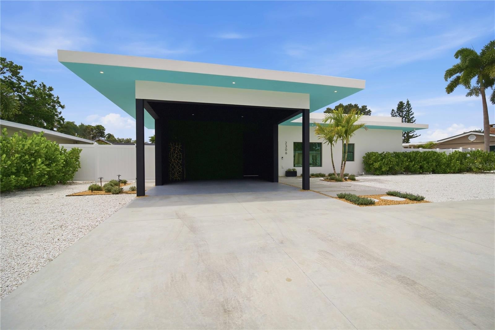 2306 VALENCIA DR