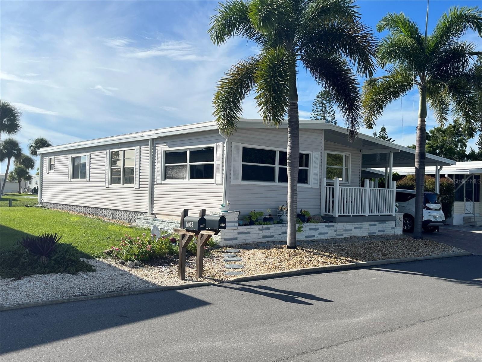 804 CERVINA DR N