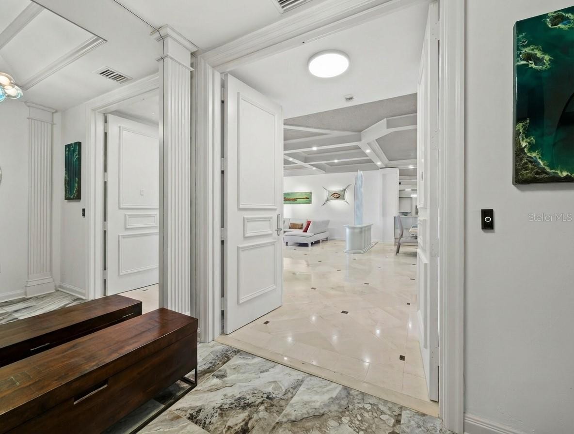 415 L AMBIANCE DR #D306